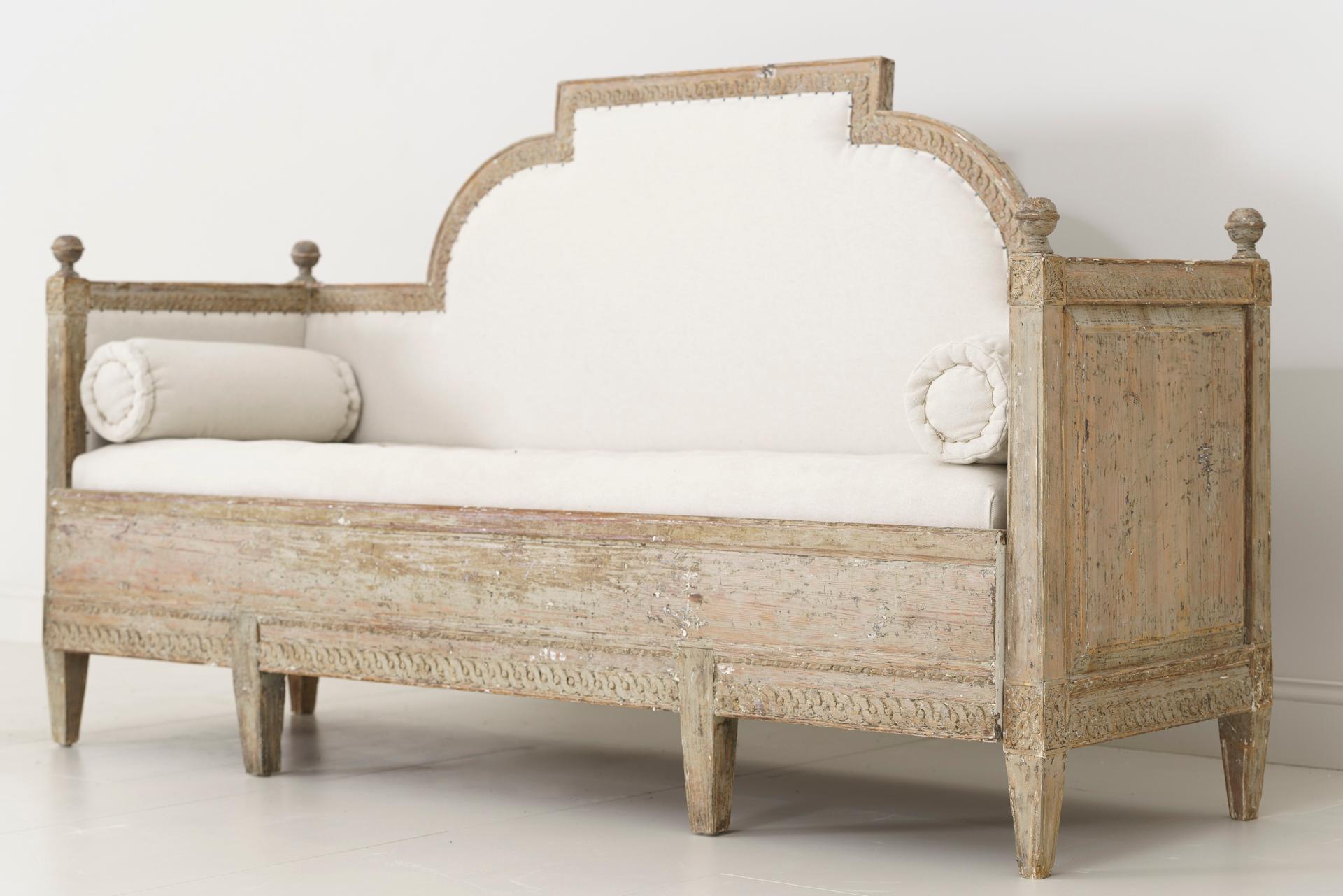 19th Century Swedish Gustavian Period Sofa Bench in Original Paint 2
