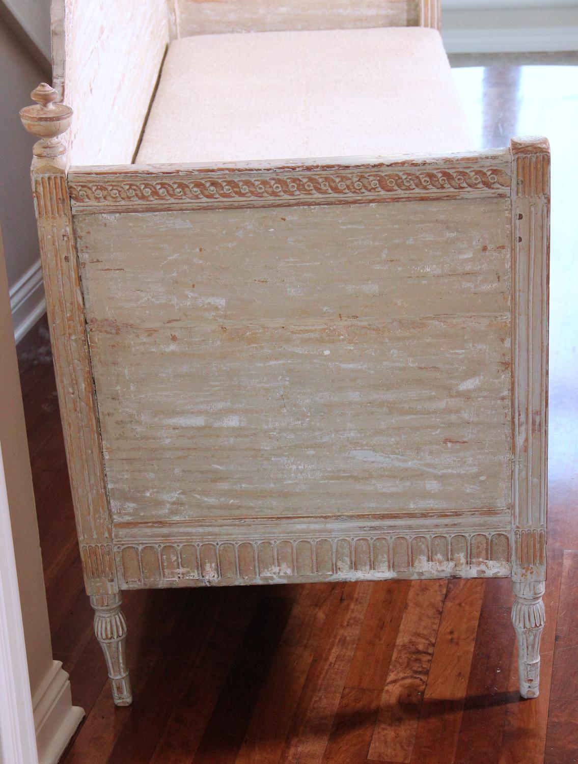 19th Century Swedish Gustavian Period Trundle Bed Sofa in Original Paint 3