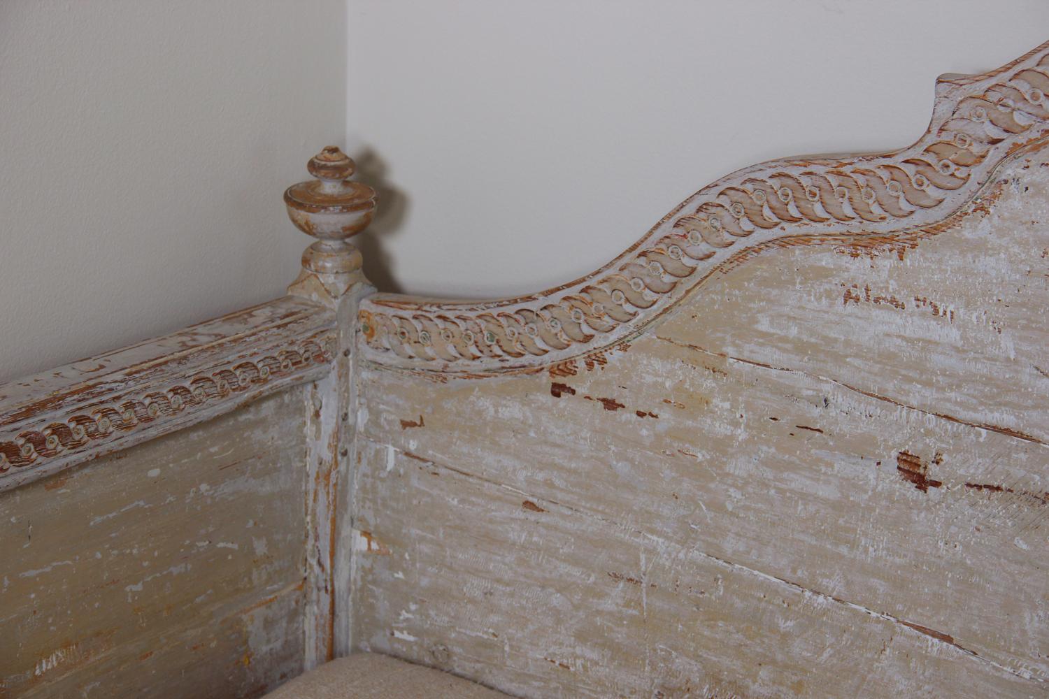 19th Century Swedish Gustavian Period Trundle Bed Sofa in Original Paint (19. Jahrhundert)