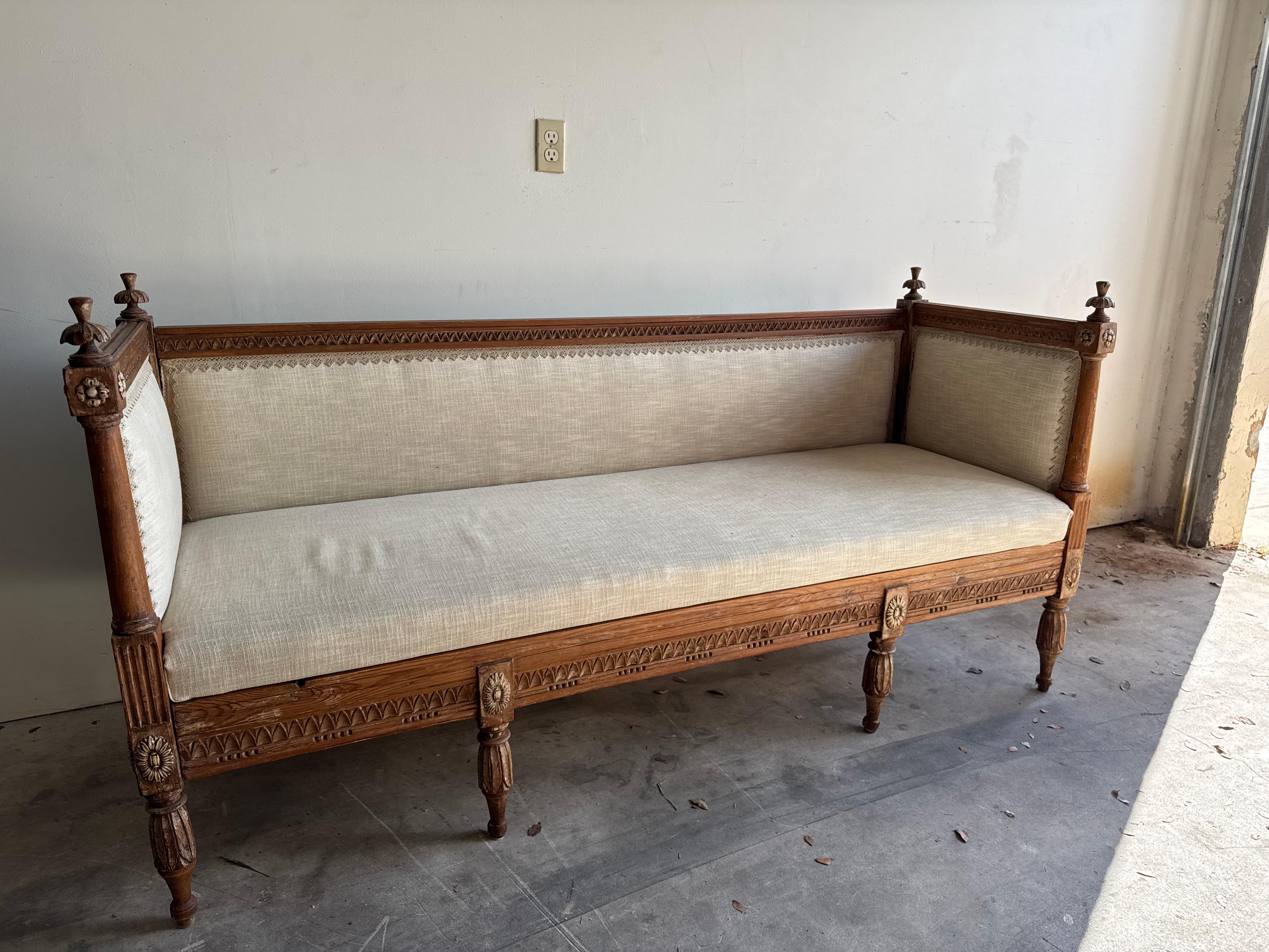 19th Century Swedish Gustavian Pine Daybed - Antique Scandinavian Sofa Bench en venta 3