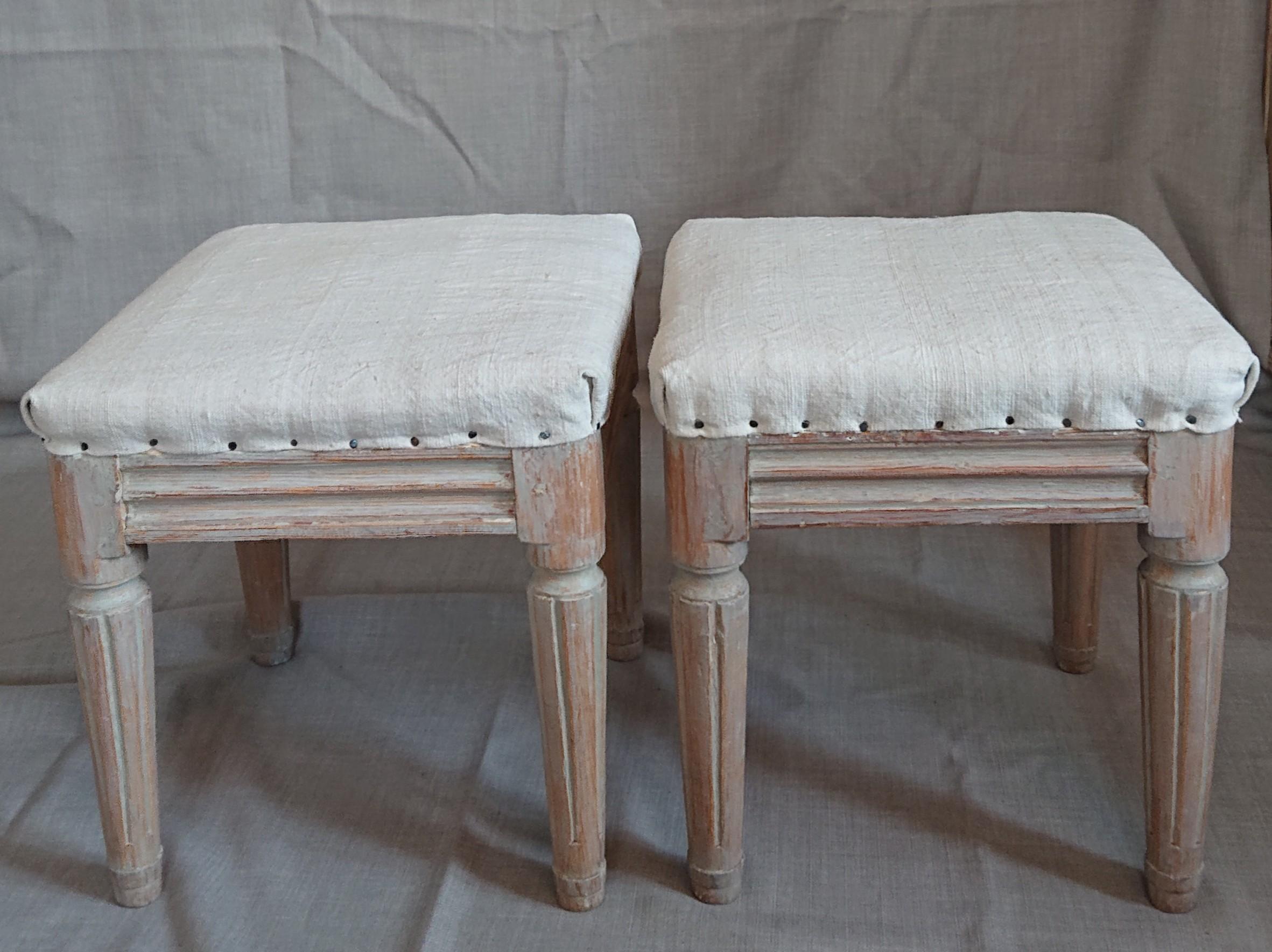 19th Century Swedish Gustavian Provincial Taburettes/ Stools with Originalpaint In Good Condition For Sale In Boden, SE
