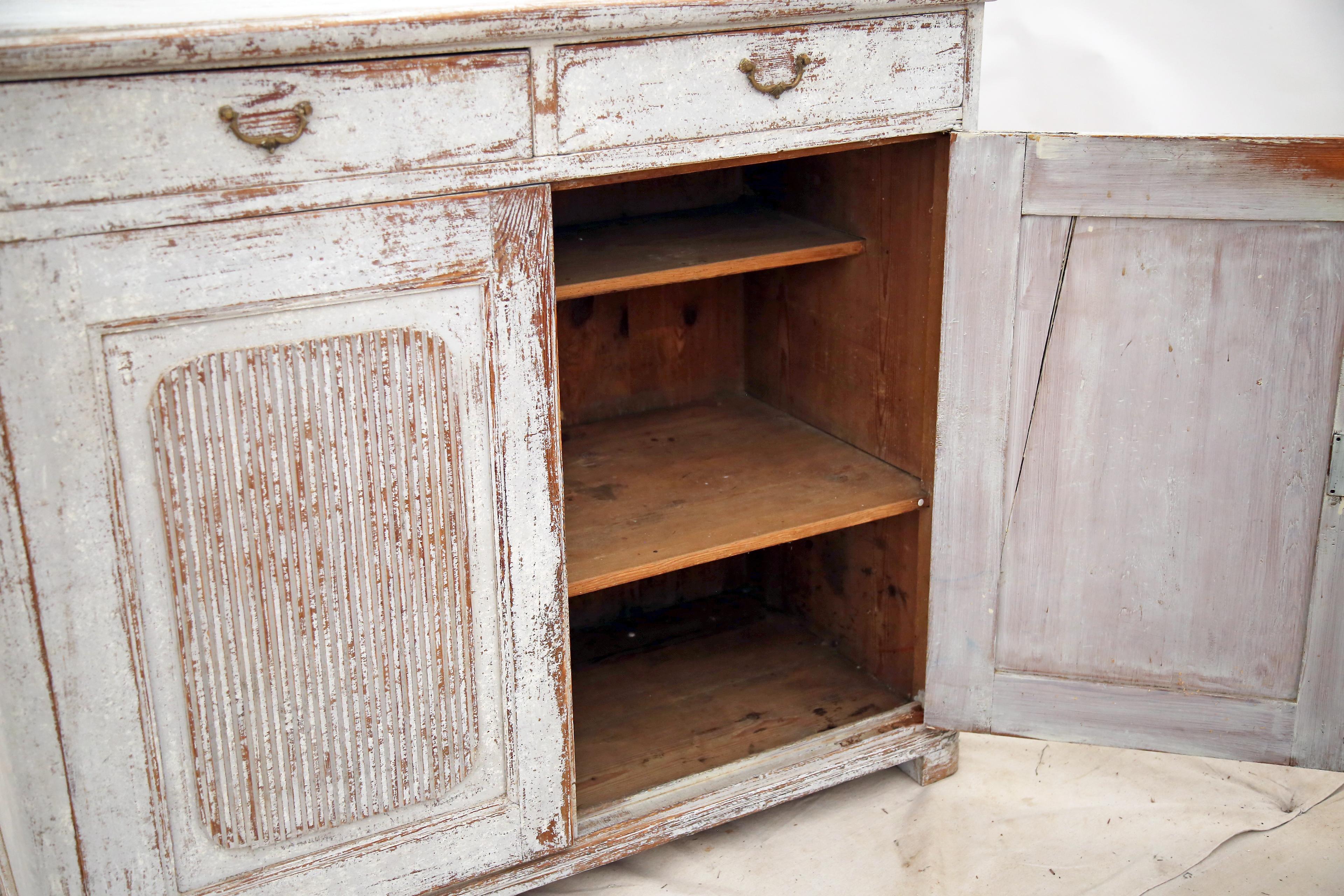 19th Century Swedish Gustavian Reeded 2 Door 2 Drawer Buffet For Sale 1