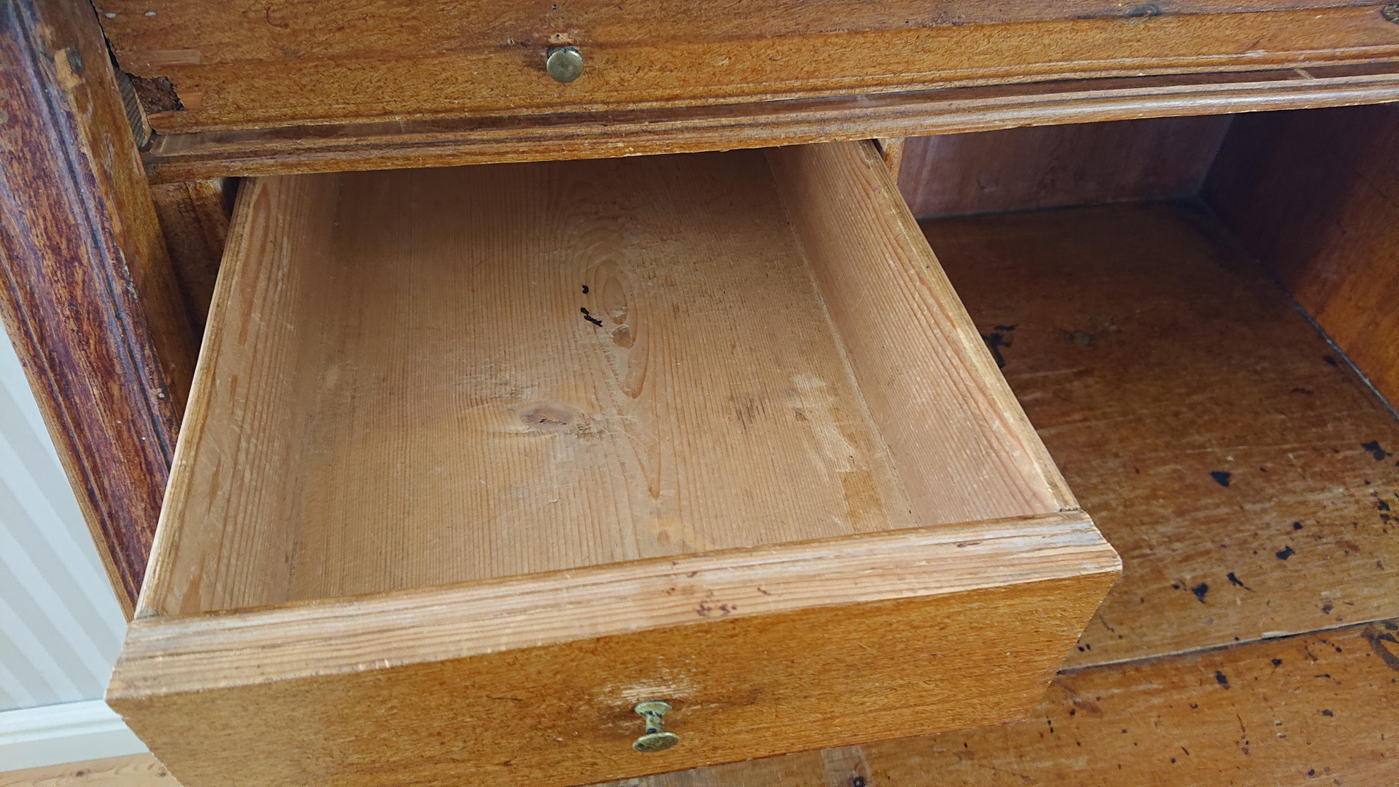 Secrétaire gustavien suédois ancien et rustique du 19ème siècle avec peinture d'origine en vente 6