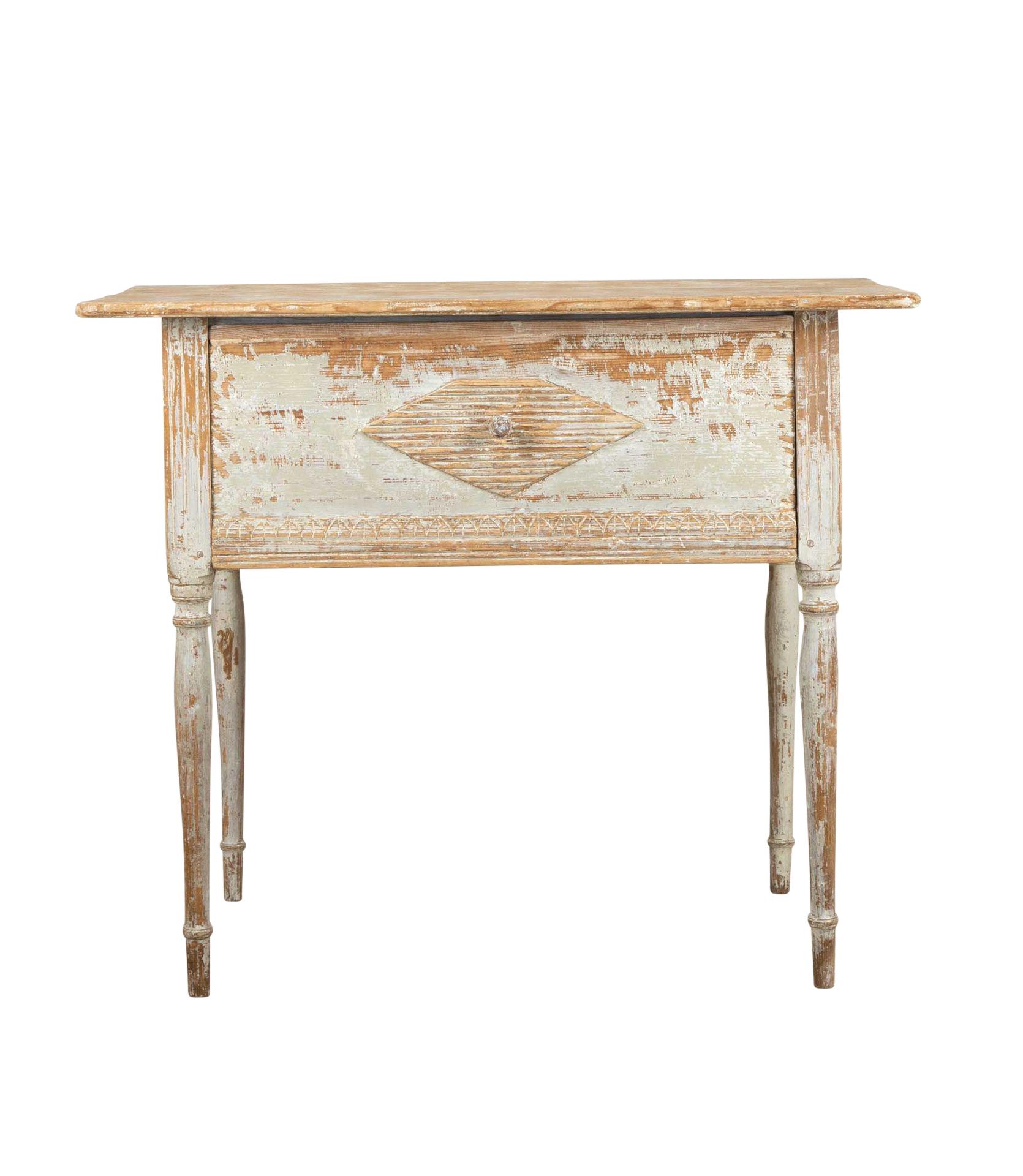 Suédois Table d'appoint gustavienne suédoise du 19ème siècle décolletée à sec pour retrouver sa peinture d'origine