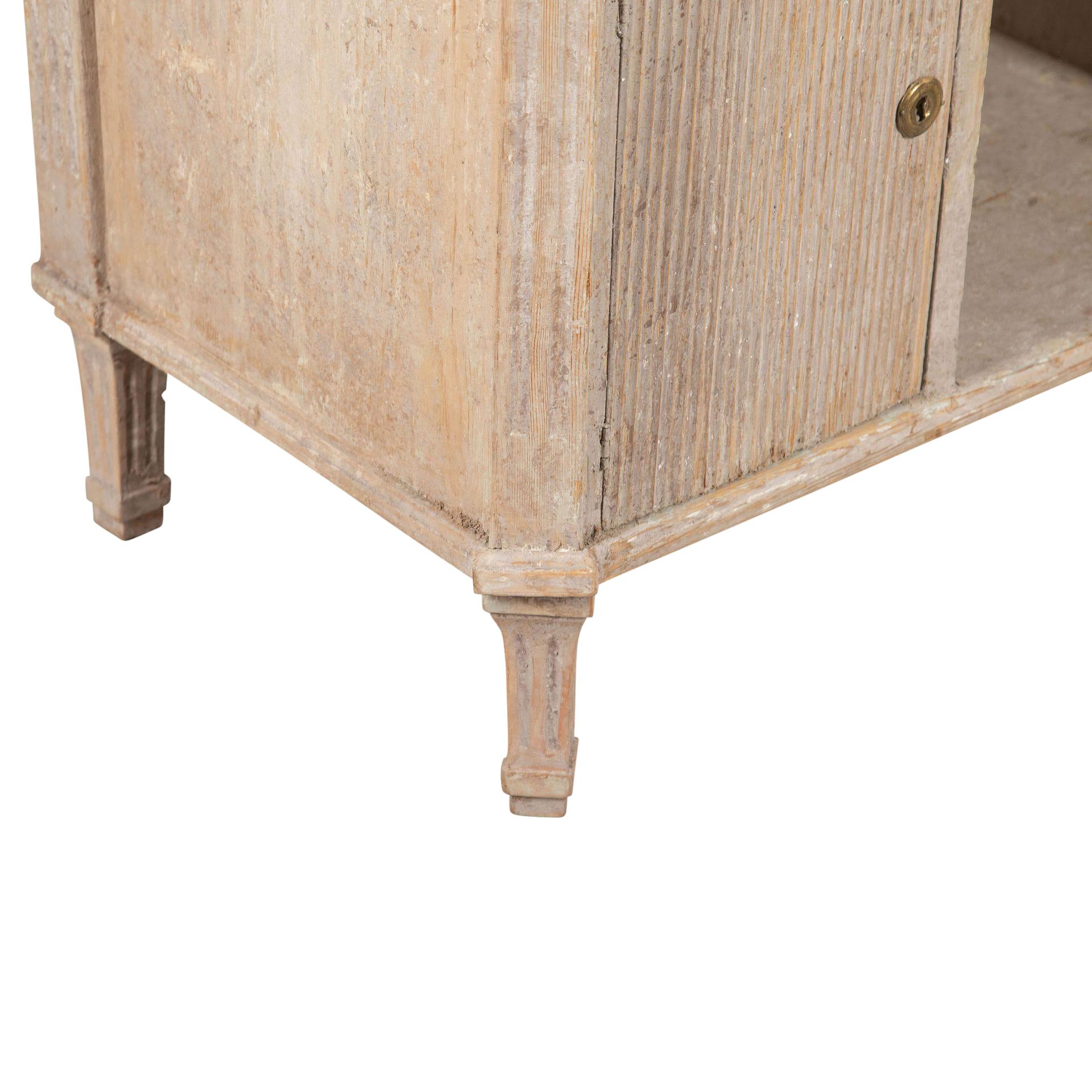 19th Century Swedish Gustavian Sideboard In Good Condition For Sale In Tetbury, Gloucestershire