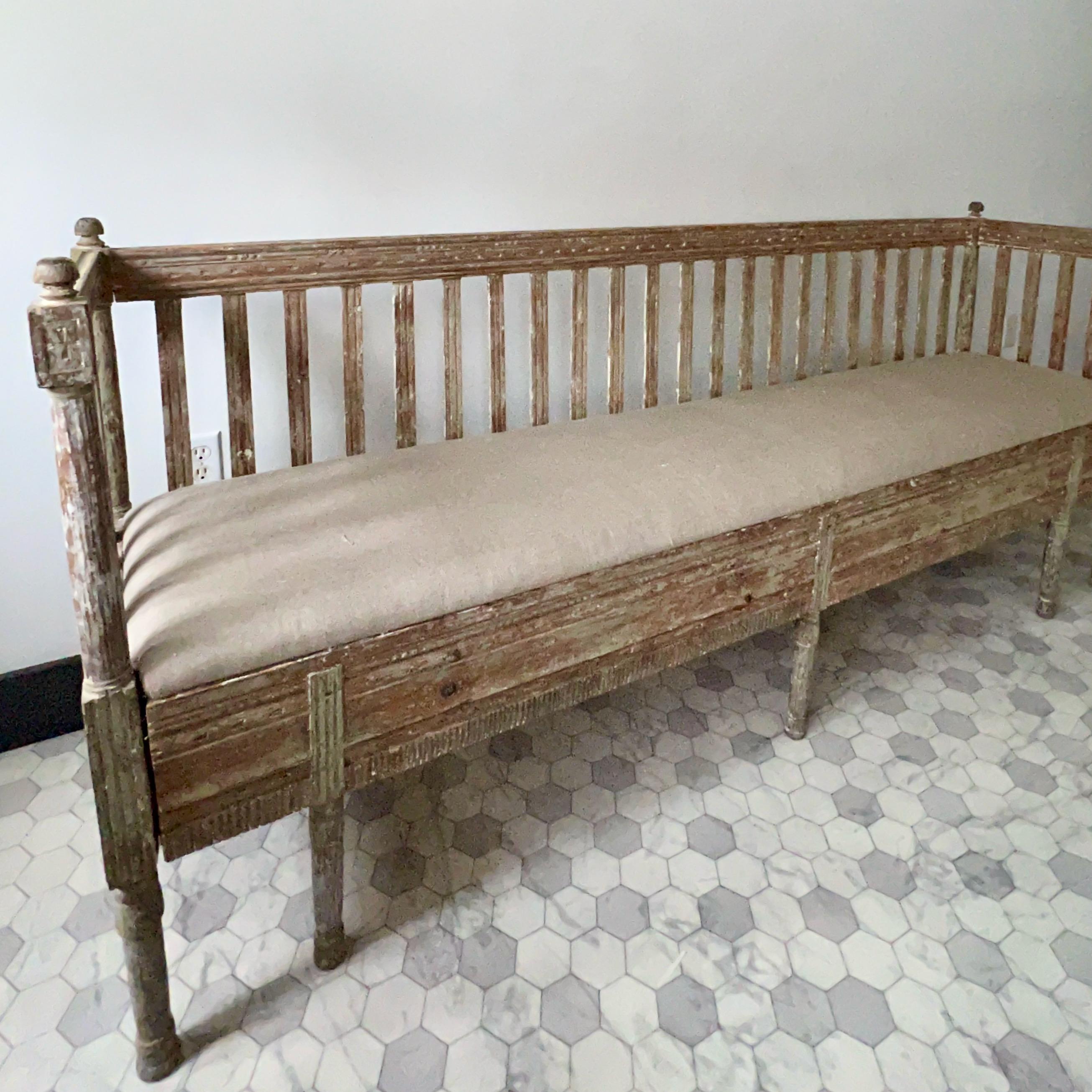 19th century Swedish Gustavian Sofa Bed  In Good Condition In Charleston, SC