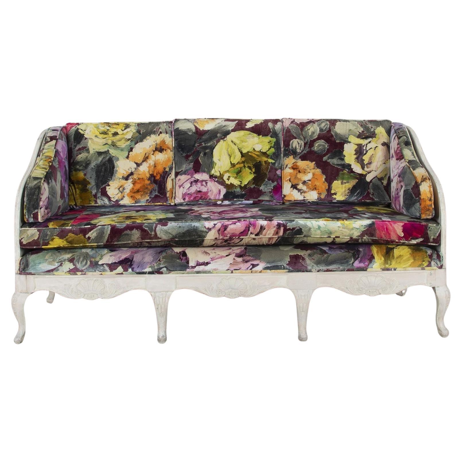 Schwedisches gustavianisches Sofa aus dem 19. Jahrhundert, neu bezogen mit zeitgenössischem Samt im Angebot