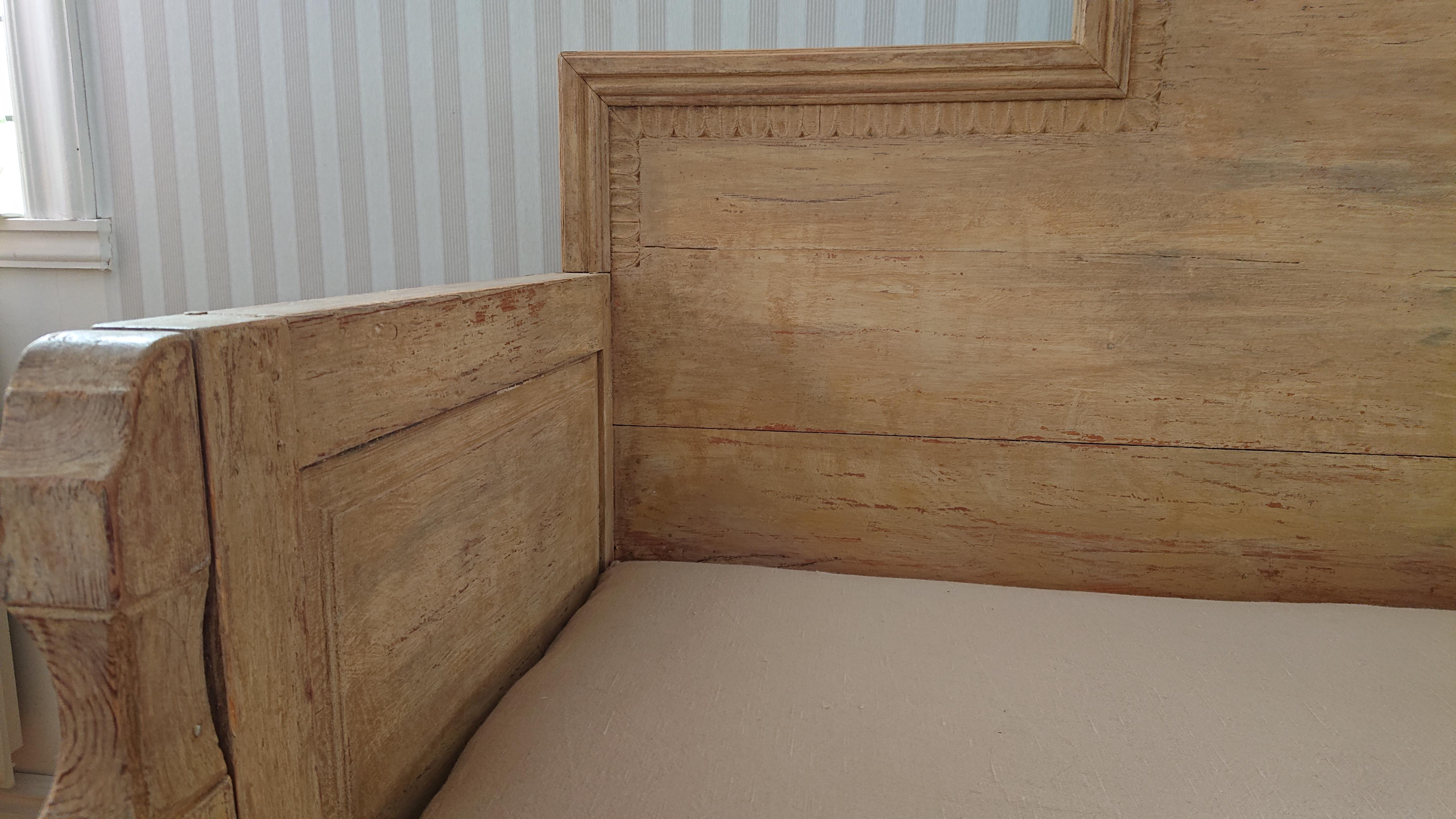 Schwedisches Gustavianisches Sofa aus dem 19. Jahrhundert mit Originalfarbe im Angebot 2