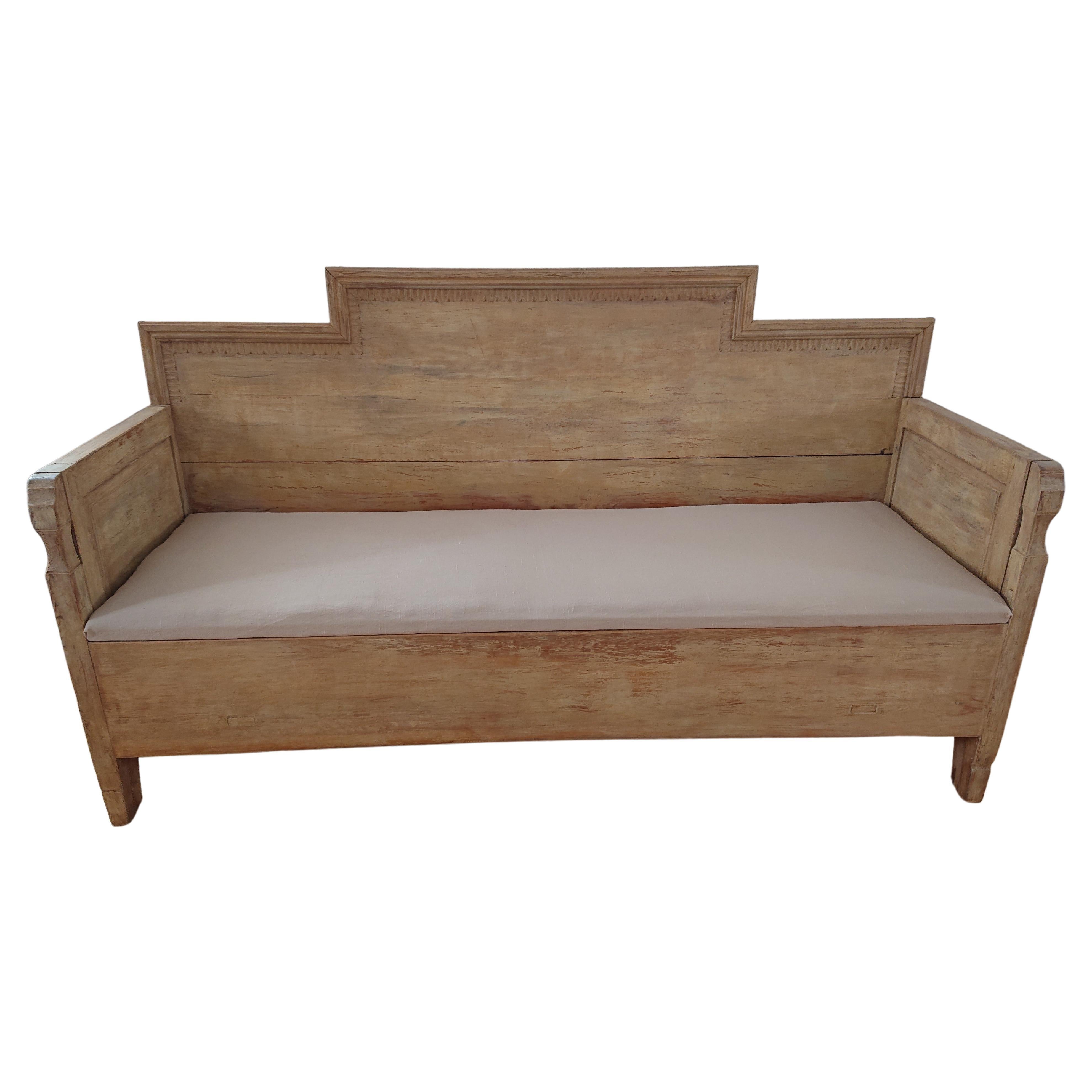 Schwedisches Gustavianisches Sofa aus dem 19. Jahrhundert mit Originalfarbe im Angebot