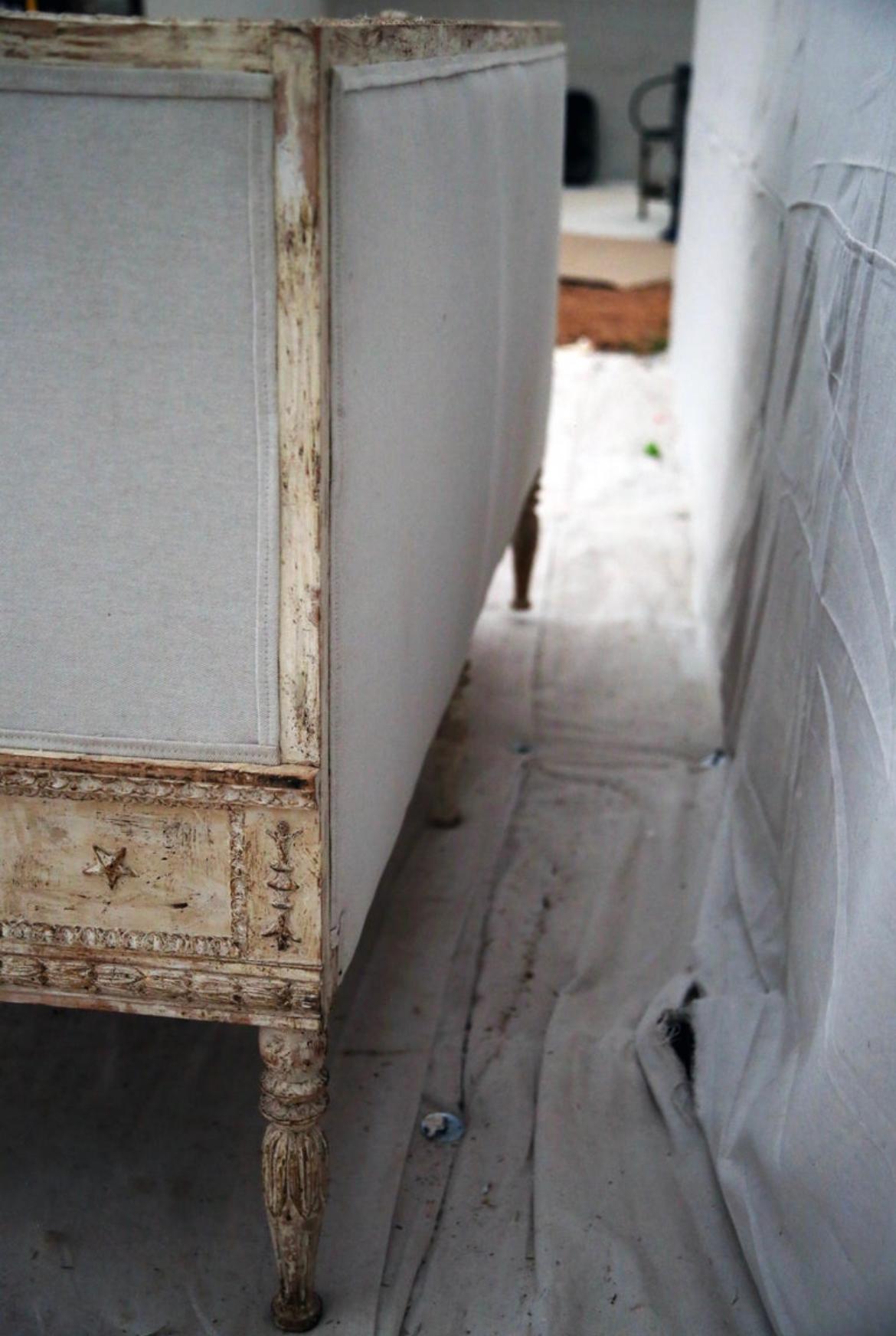 19th Century Swedish Gustavian Sofa with Sphinx and Lion Motifs 1