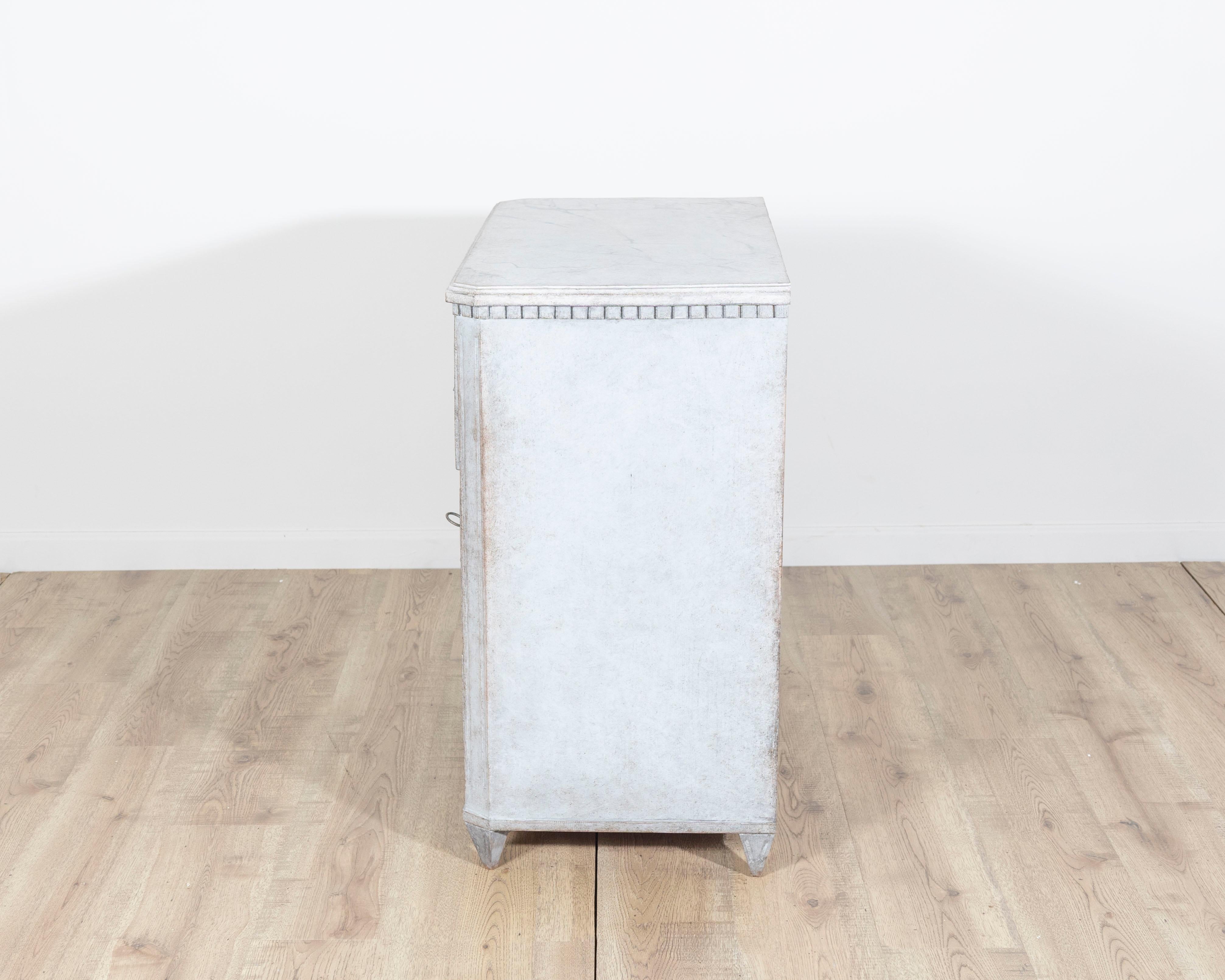 19th Century Swedish Gustavian Style Chest of Drawers Circa 1870 For Sale 3