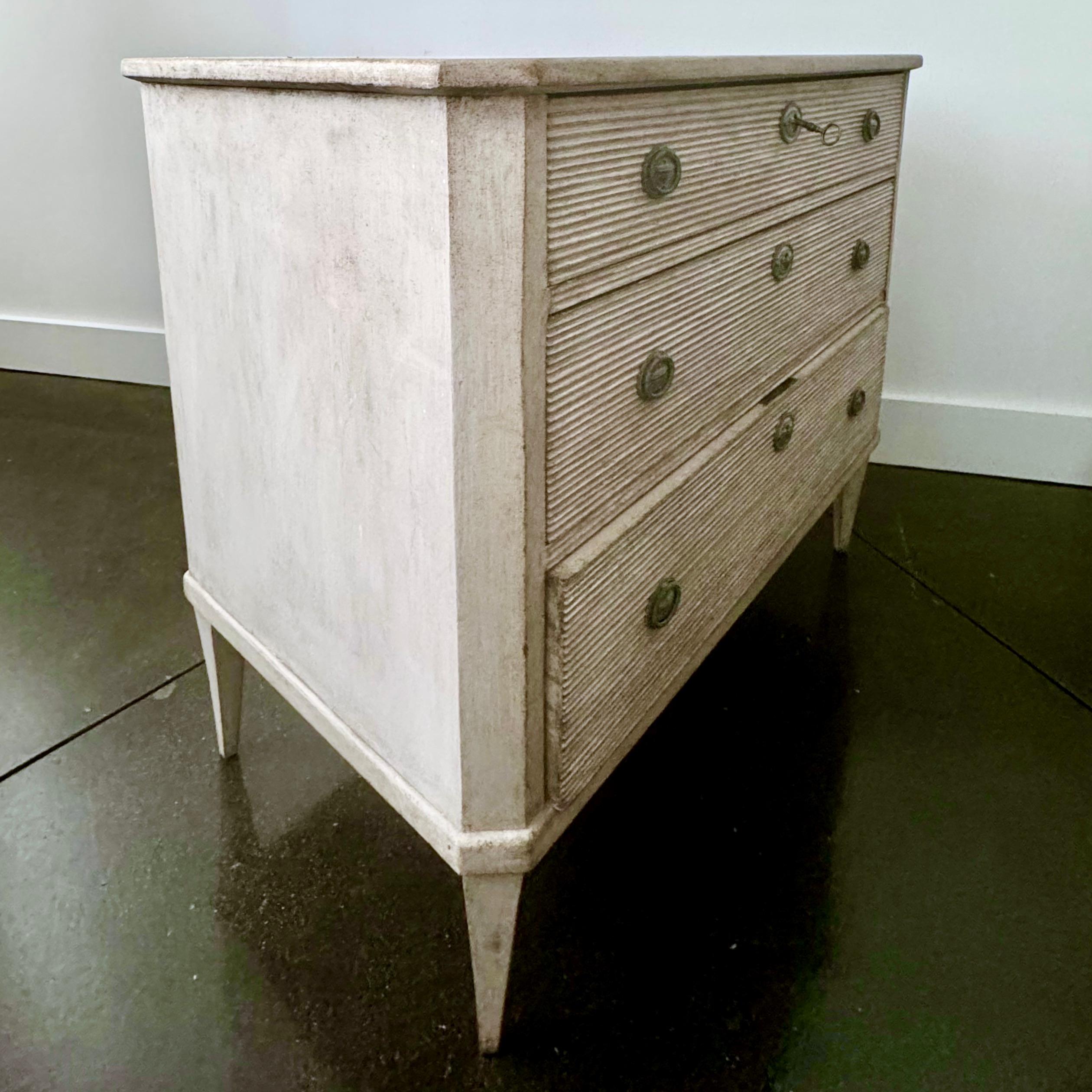 19th Century Swedish Gustavian Style Chest of Drawers In Good Condition In Charleston, SC