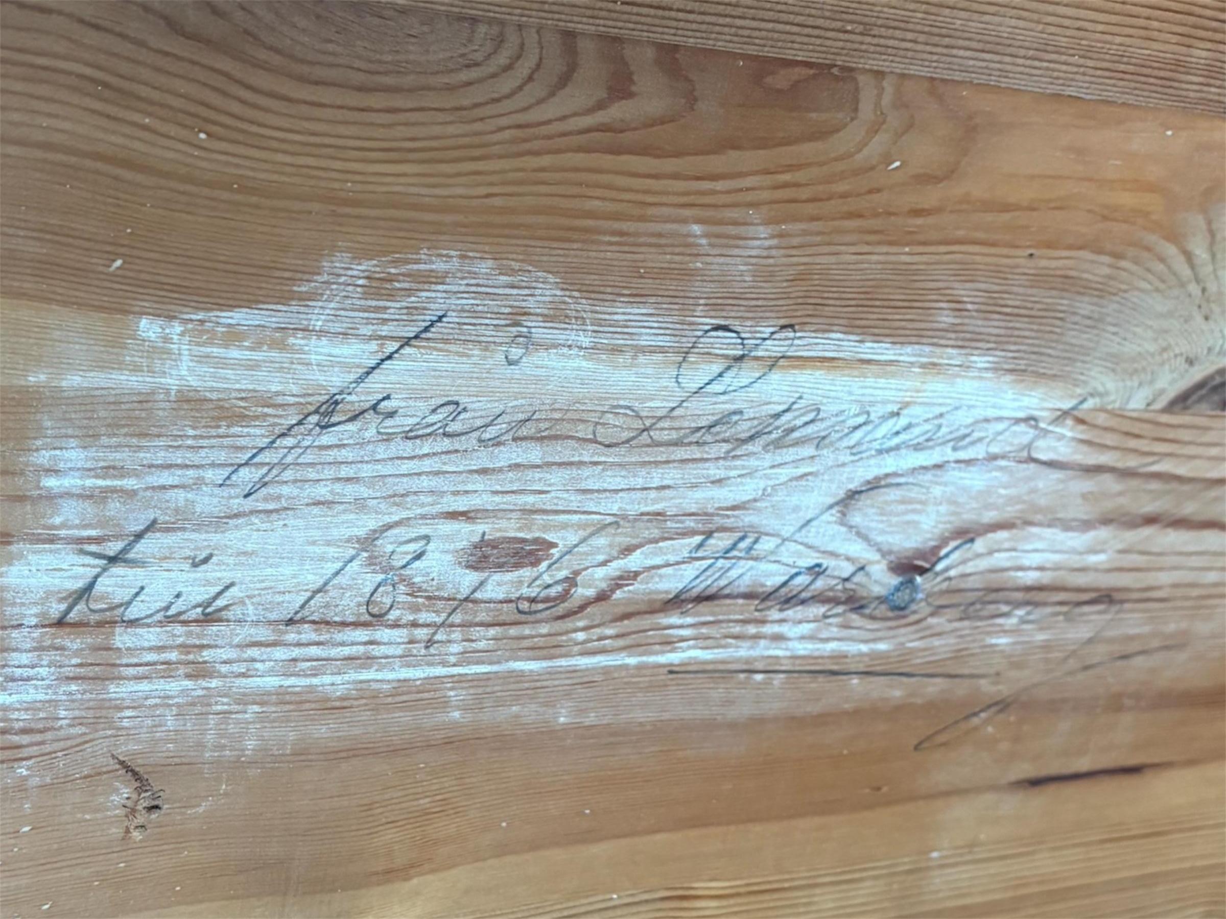 Dipinto Cassettiera dipinta svedese del XIX secolo in stile gustaviano Commode in vendita