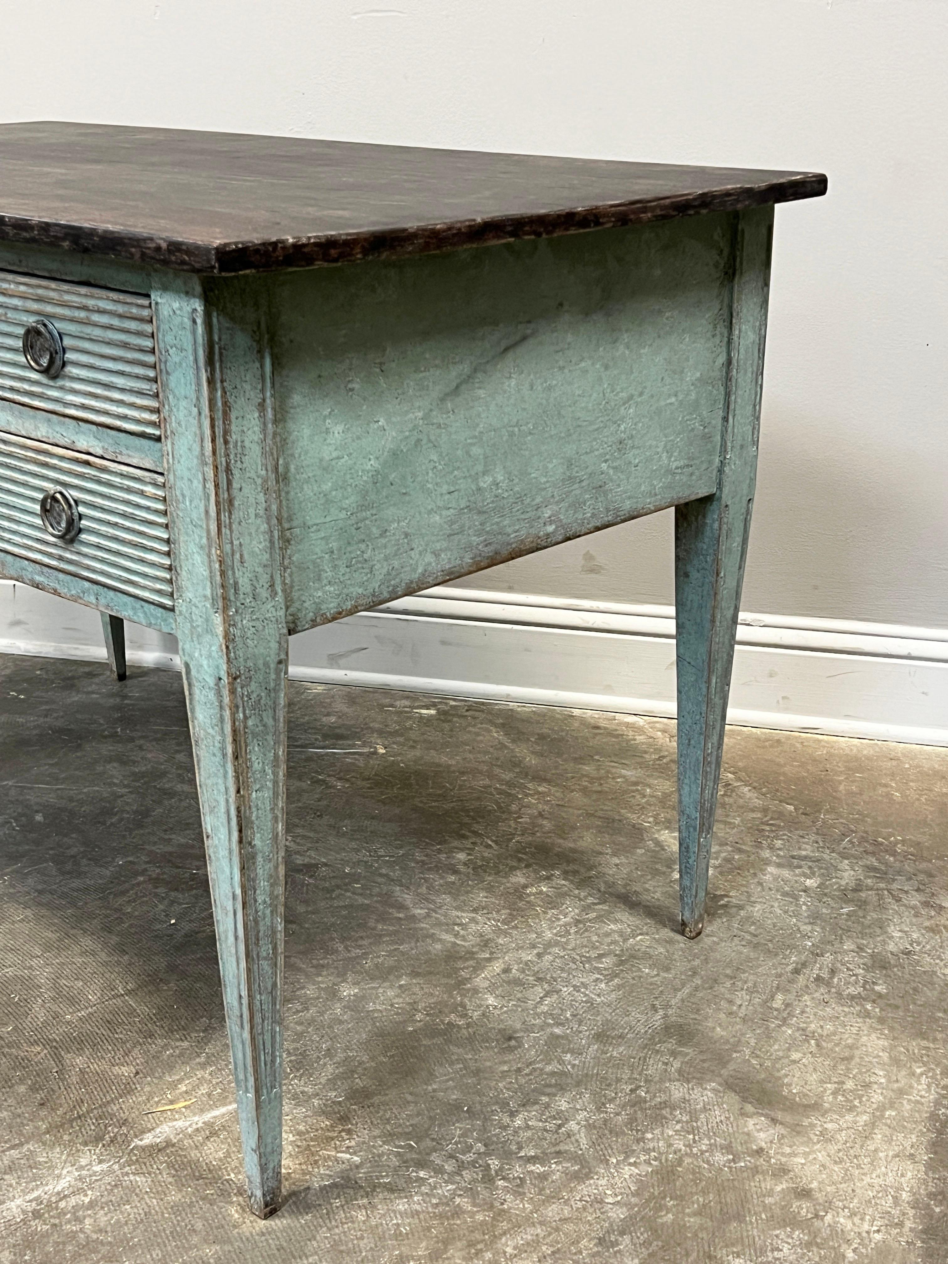 19th Century Swedish Gustavian Style Painted Writing Desk In Good Condition For Sale In Houston, US