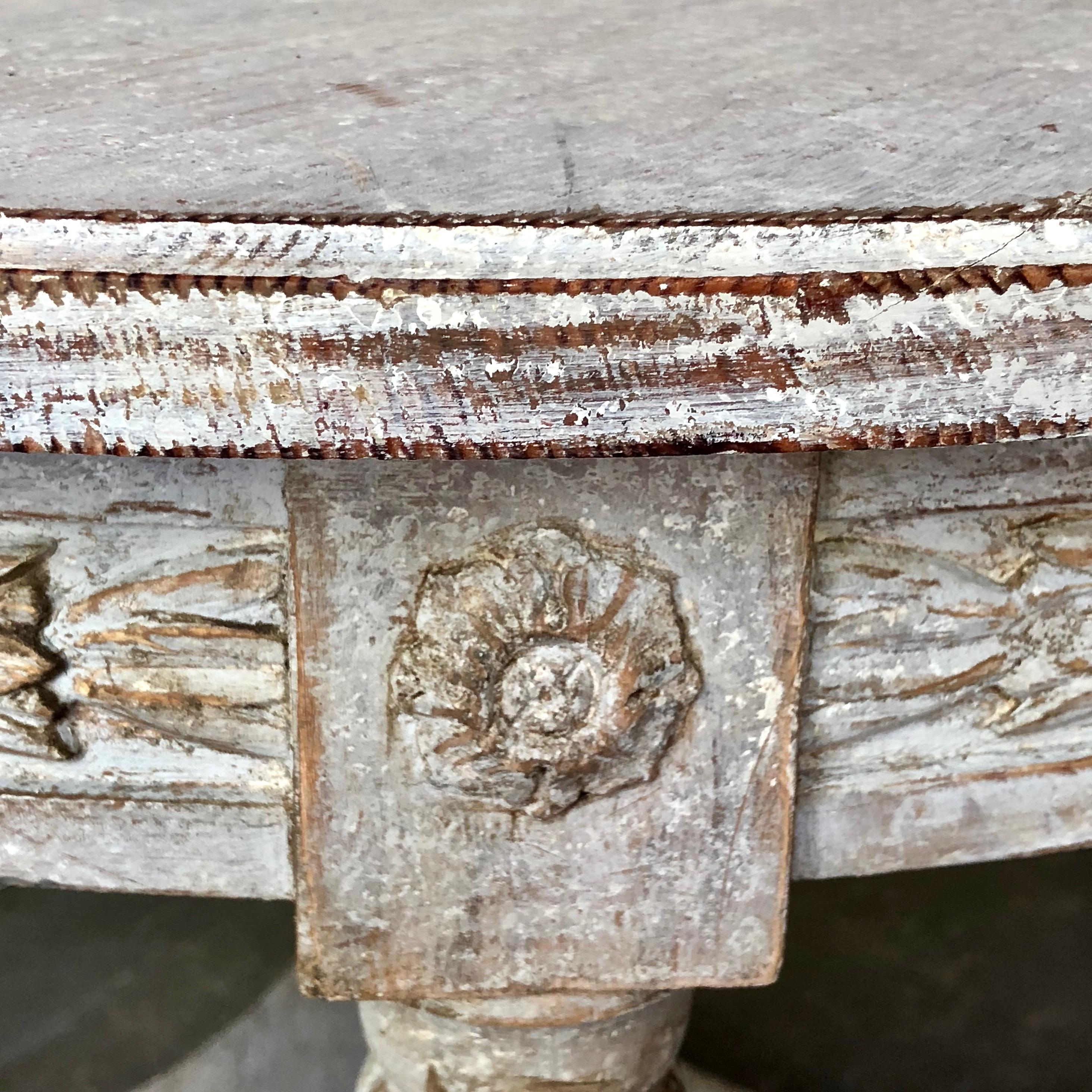 Hand-Carved 19th Century Swedish Gustavian Style Round Centre Table