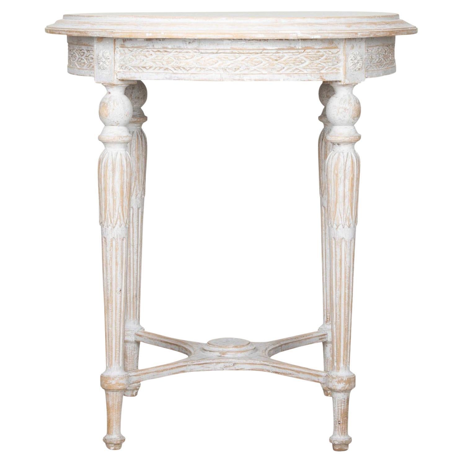 Table ronde suédoise de style gustavien du 19ème siècle