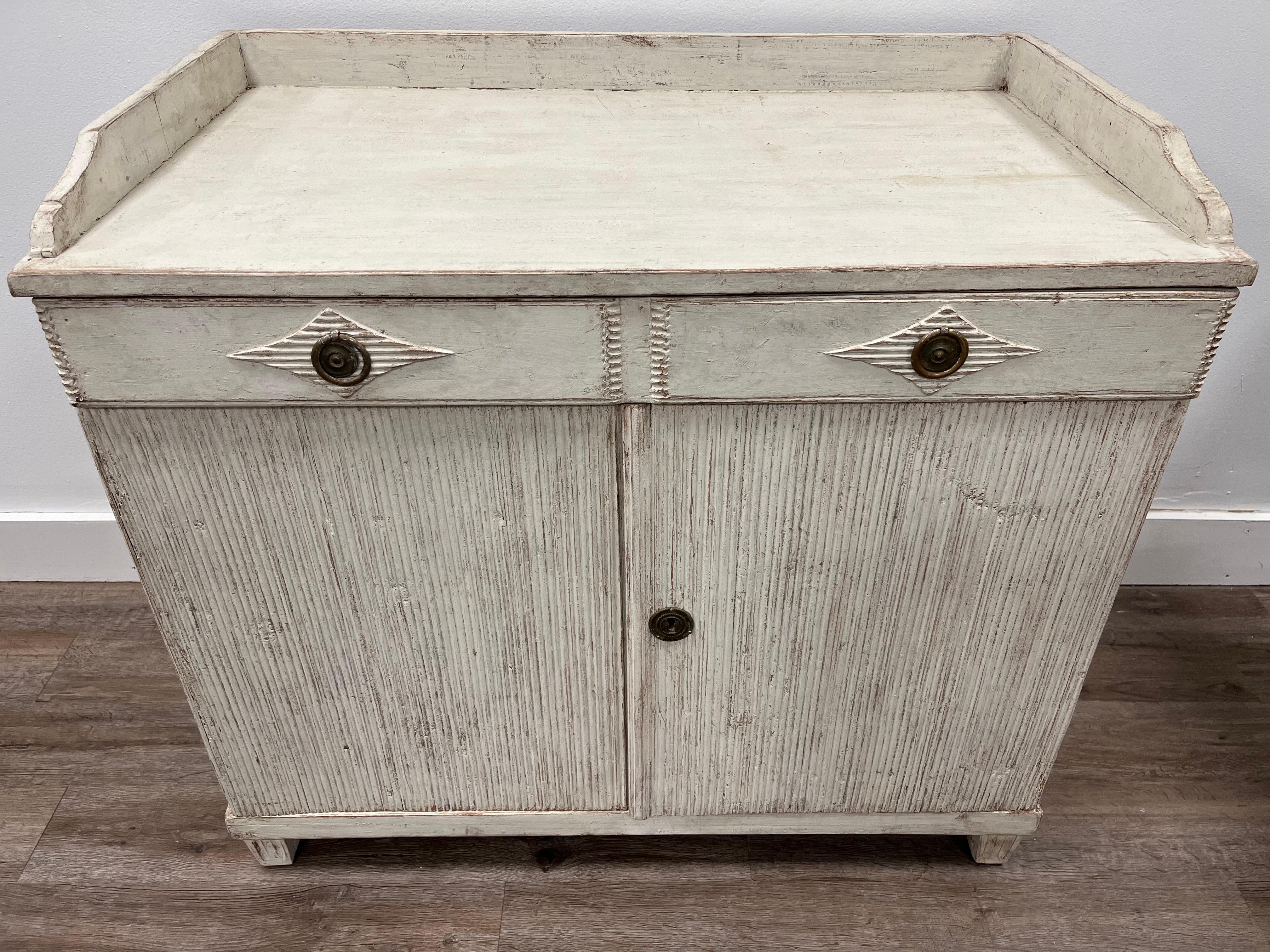 19th Century Swedish Gustavian Style Sideboard In Good Condition For Sale In Huntington, NY