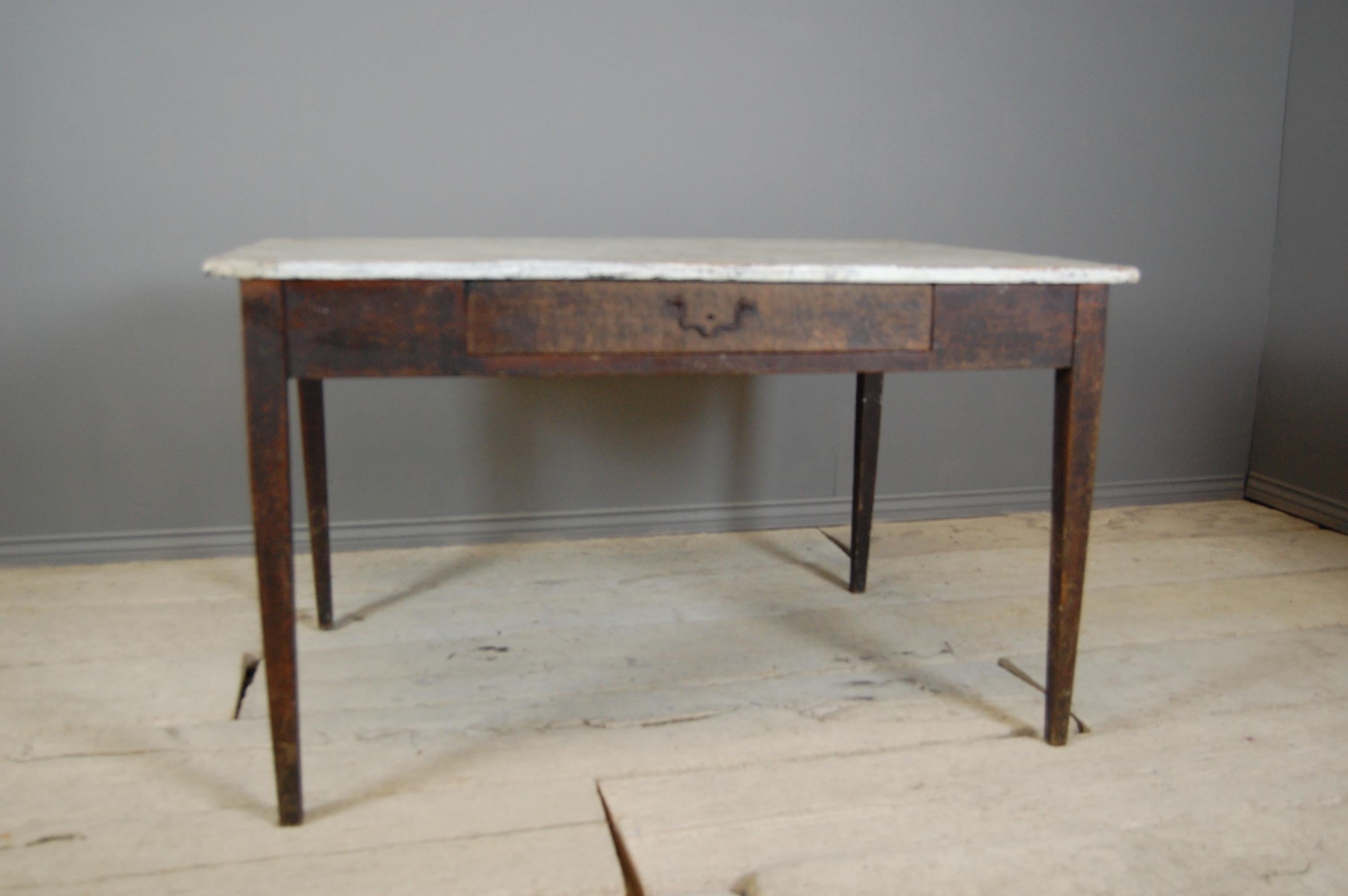 19th Century Swedish Gustavian Style Writing Desk In Fair Condition In Pease pottage, West Sussex