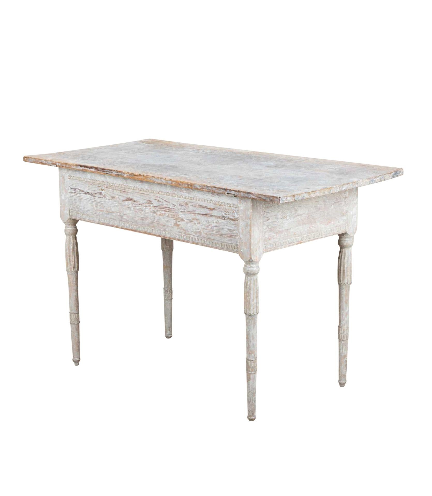 19th Century Swedish Gustavian Table in Original Paint In Good Condition For Sale In Tetbury, Gloucestershire