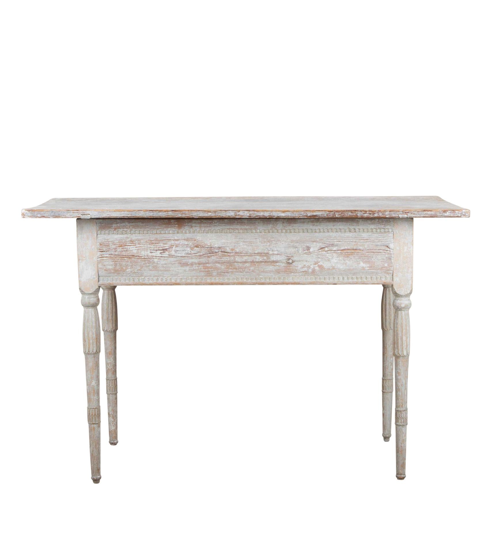 19th Century Swedish Gustavian Table in Original Paint For Sale 1