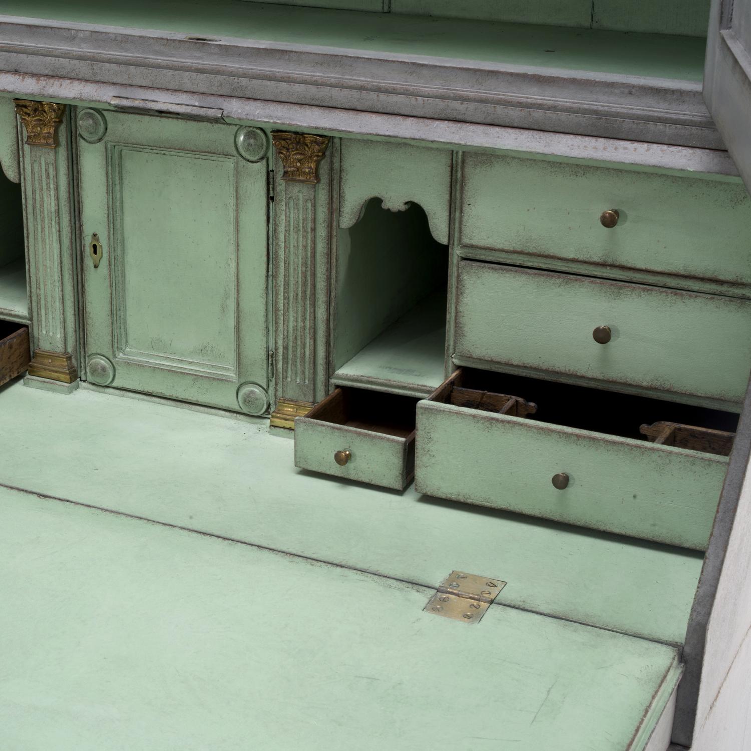 19th Century Swedish Gustavian Two Part Pine Bureau, Scandinavian Secretaire For Sale 5