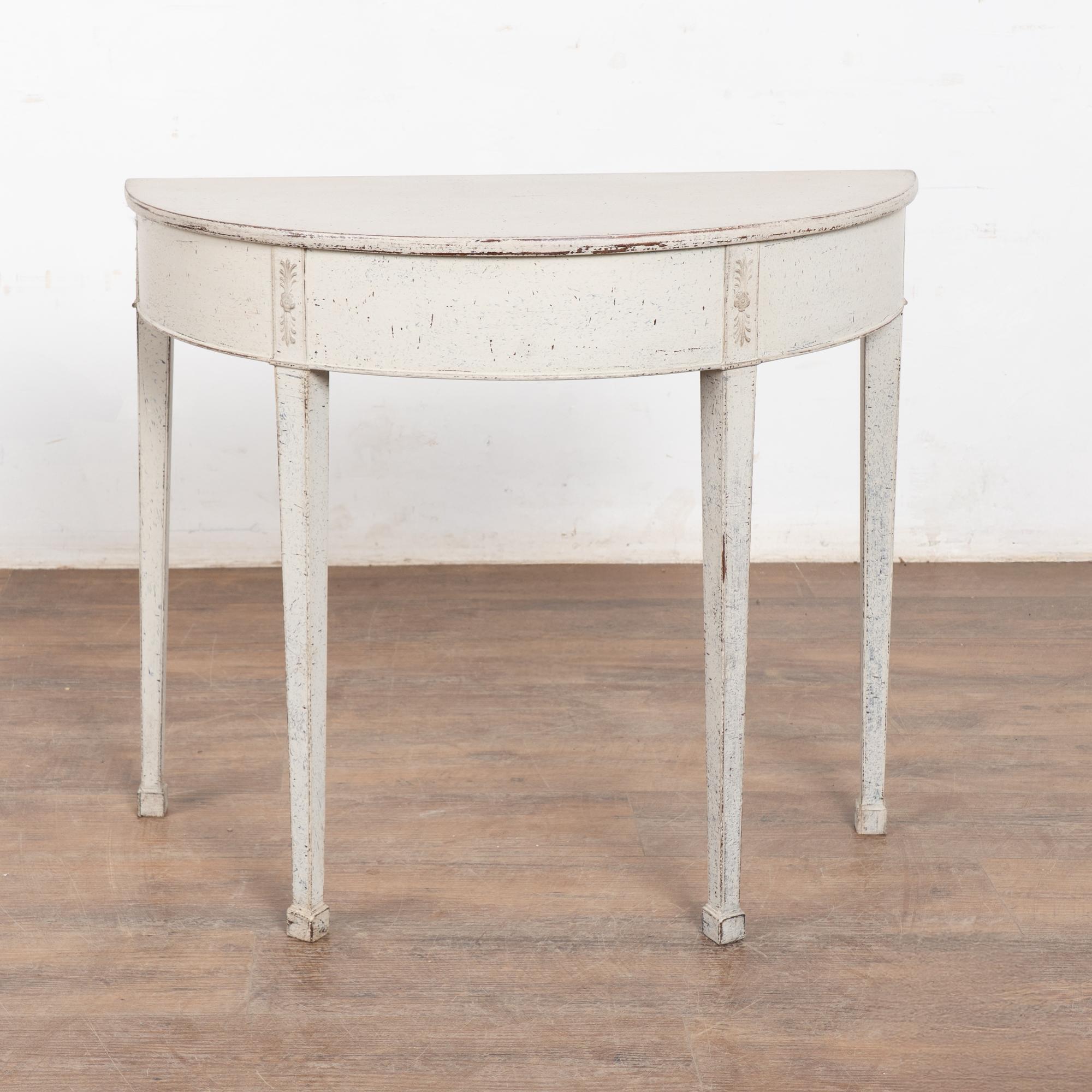 19th Century Swedish Gustavian White Demi Lune Side Table In Good Condition For Sale In Round Top, TX