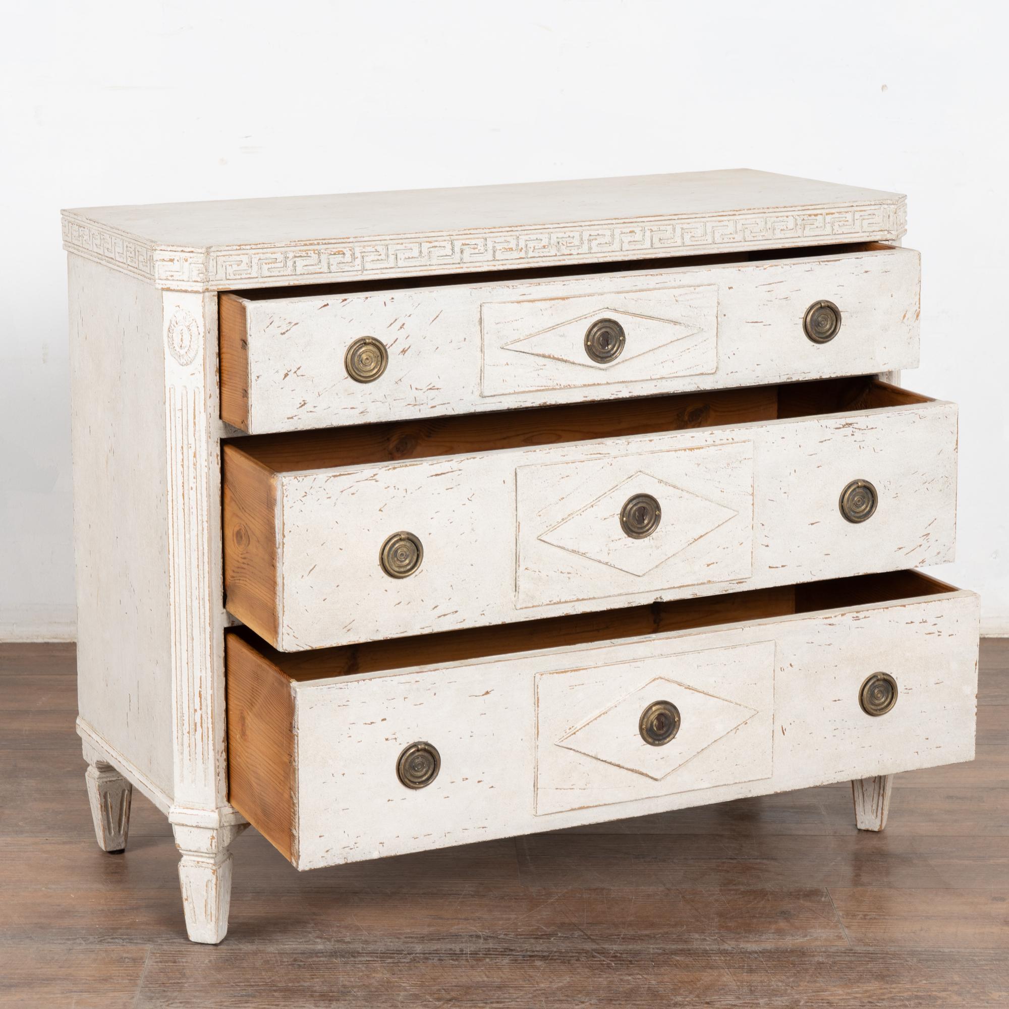 19th Century Swedish Gustavian White Painted Chest of Three Drawers, Sweden In Good Condition In Round Top, TX