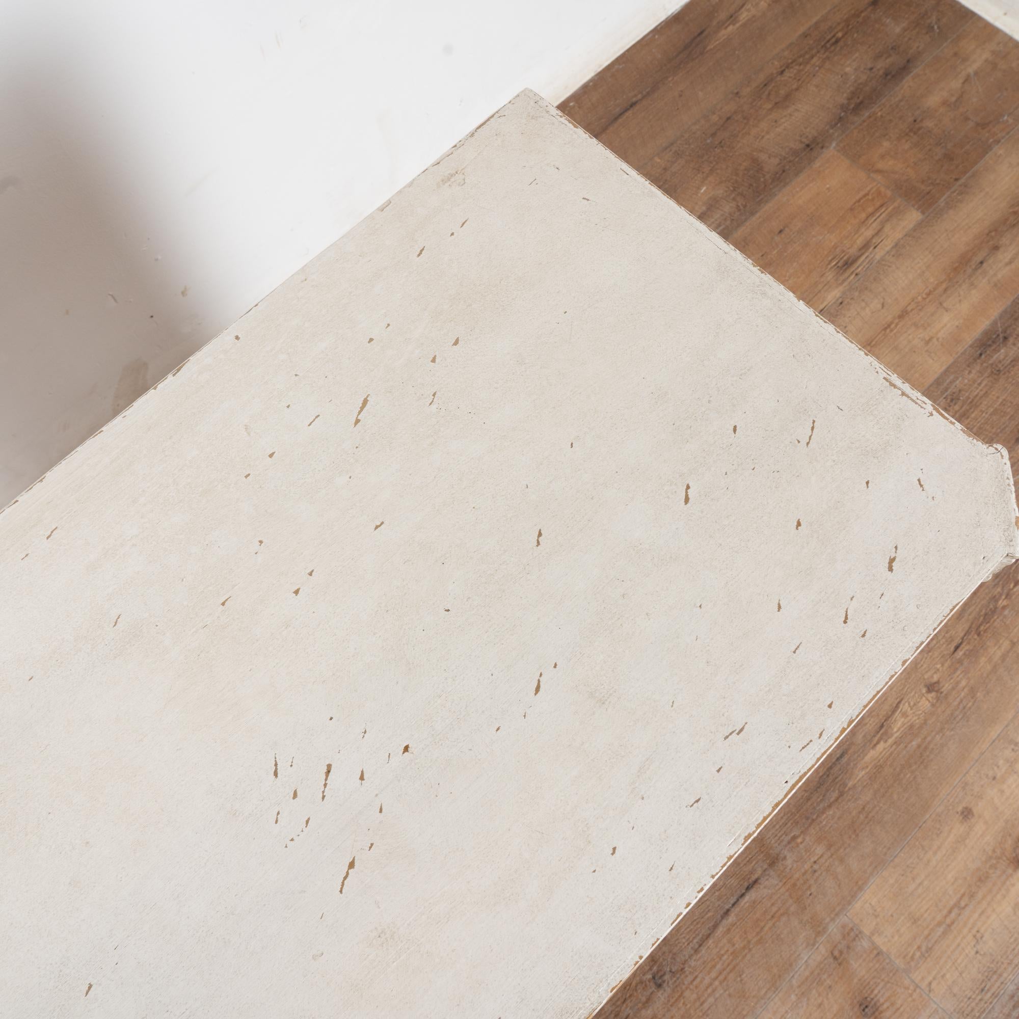 19th Century Swedish Gustavian White Painted Chest of Three Drawers, Sweden 3