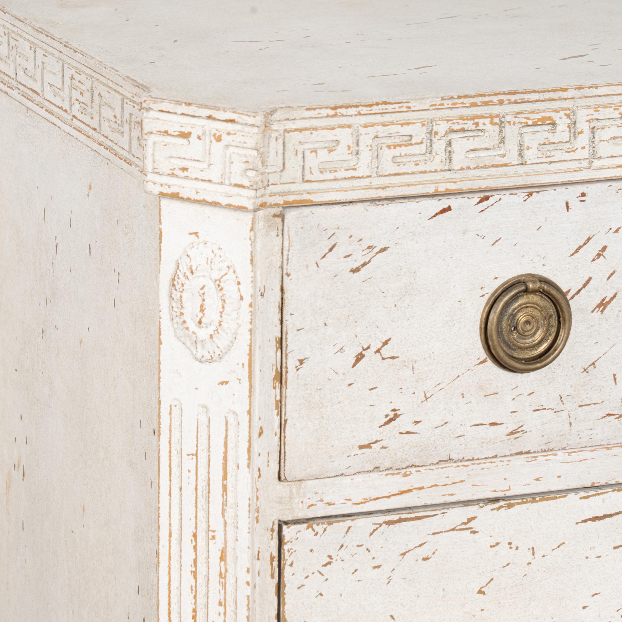 19th Century Swedish Gustavian White Painted Chest of Three Drawers, Sweden 4