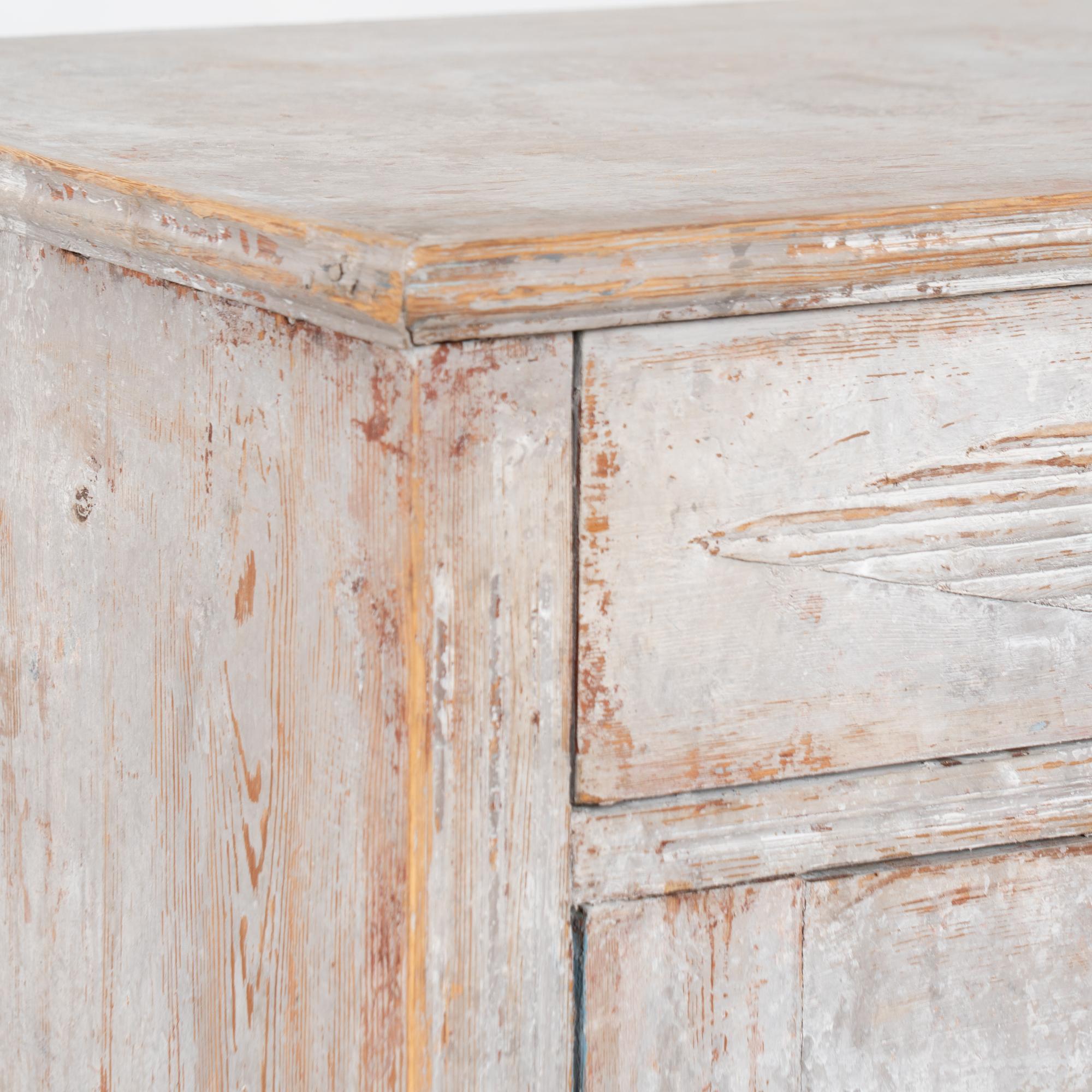 19th Century Swedish Gustavian White Sideboard For Sale 5