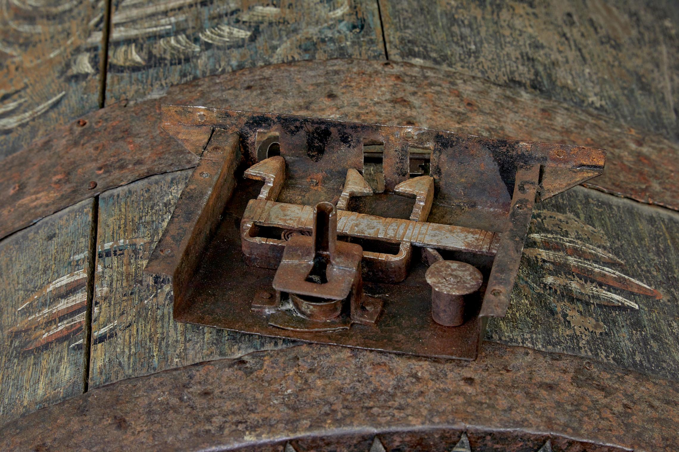 Forziere a cupola svedese del XIX secolo dipinto a mano in vendita 4