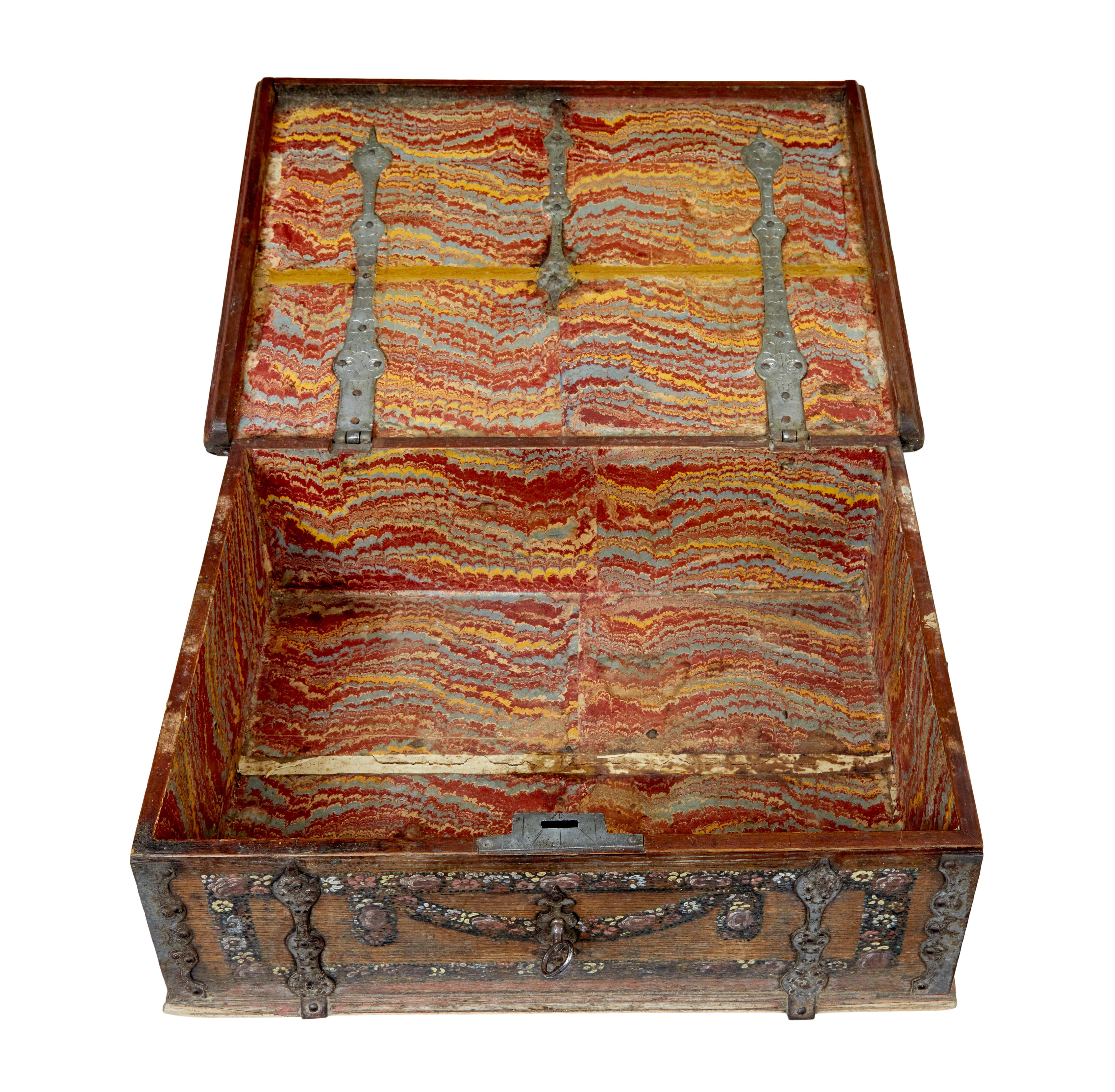 19th century Swedish hand painted oak strong box For Sale 2