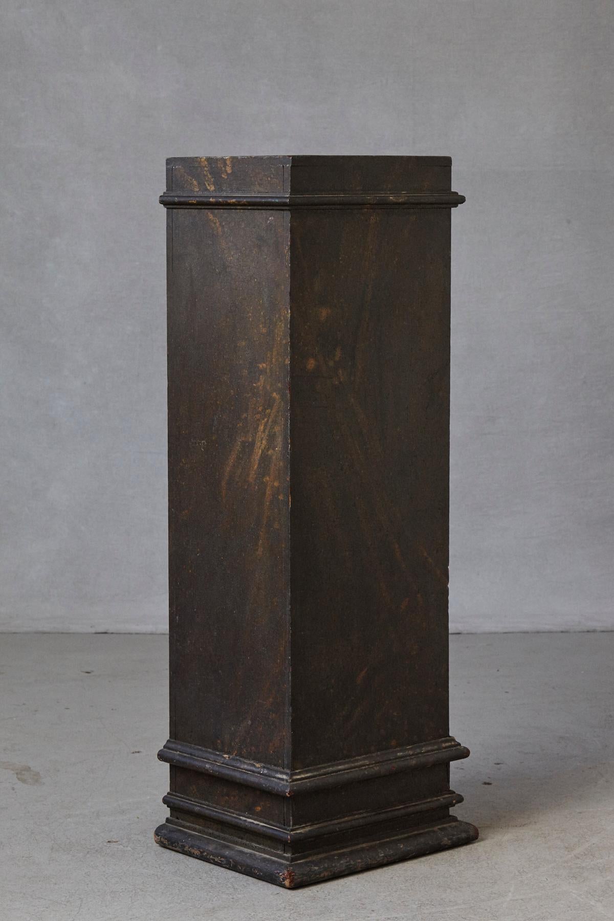 Wood 19th Century Swedish Hand-Painted Pedestal with Faux Marbleized Pattern