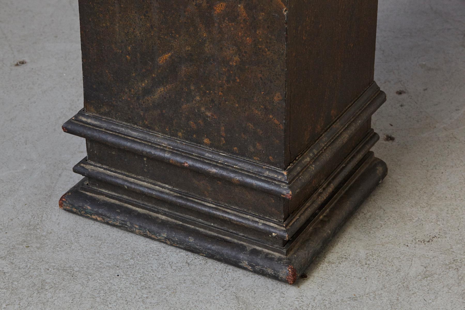 19th Century Swedish Hand-Painted Pedestal with Faux Marbleized Pattern 4