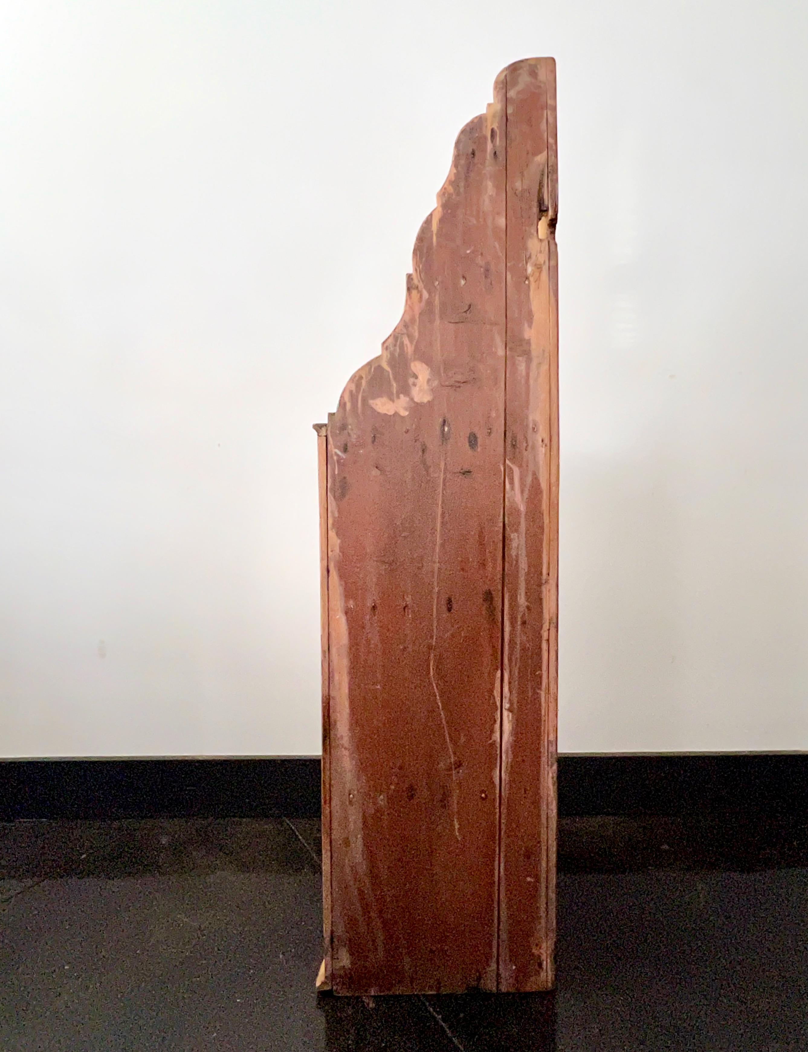 Sculpté à la main Armoire d'angle suédoise à suspendre/à poser du 19e siècle en vente