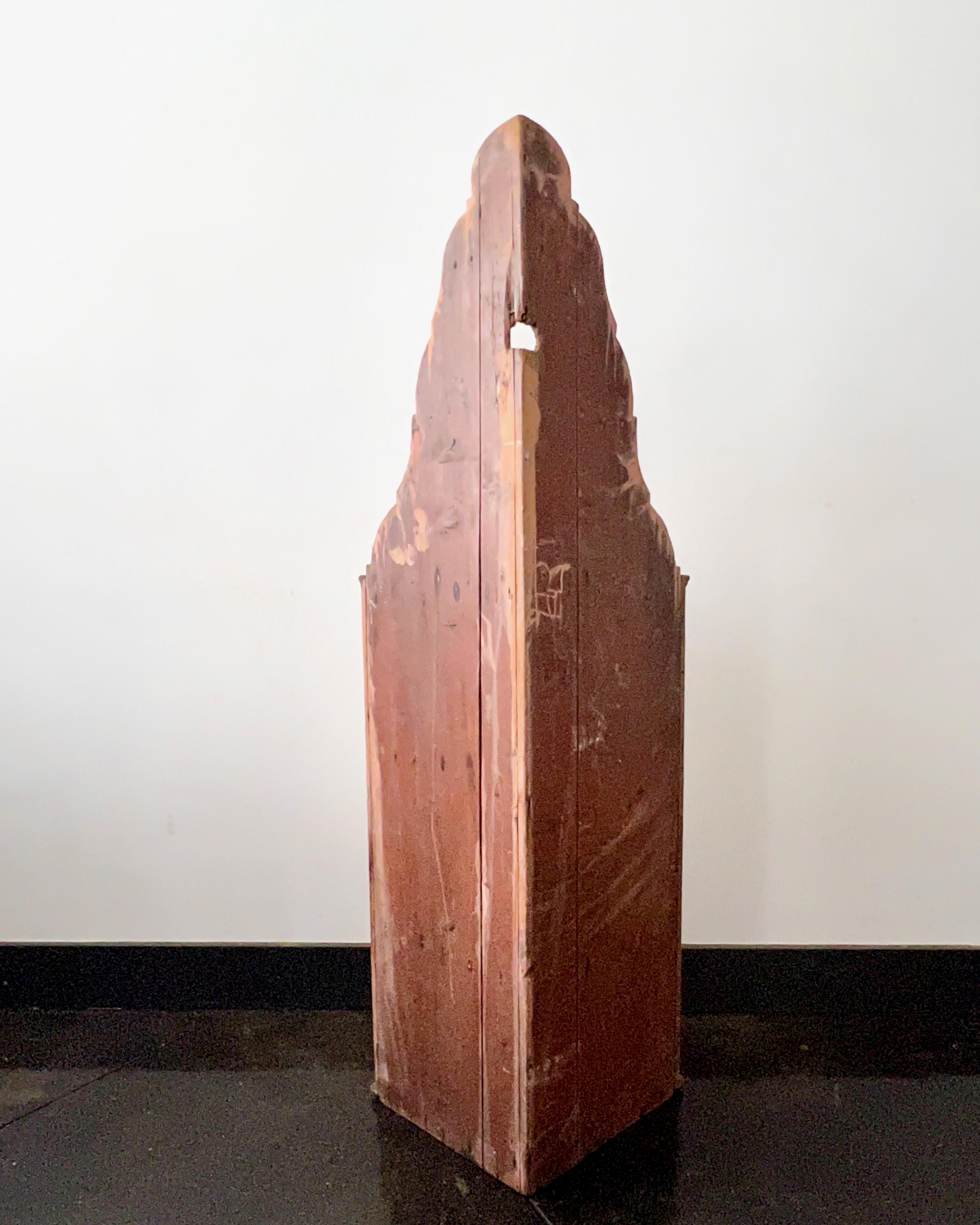 Armoire d'angle suédoise à suspendre/à poser du 19e siècle Bon état - En vente à Charleston, SC