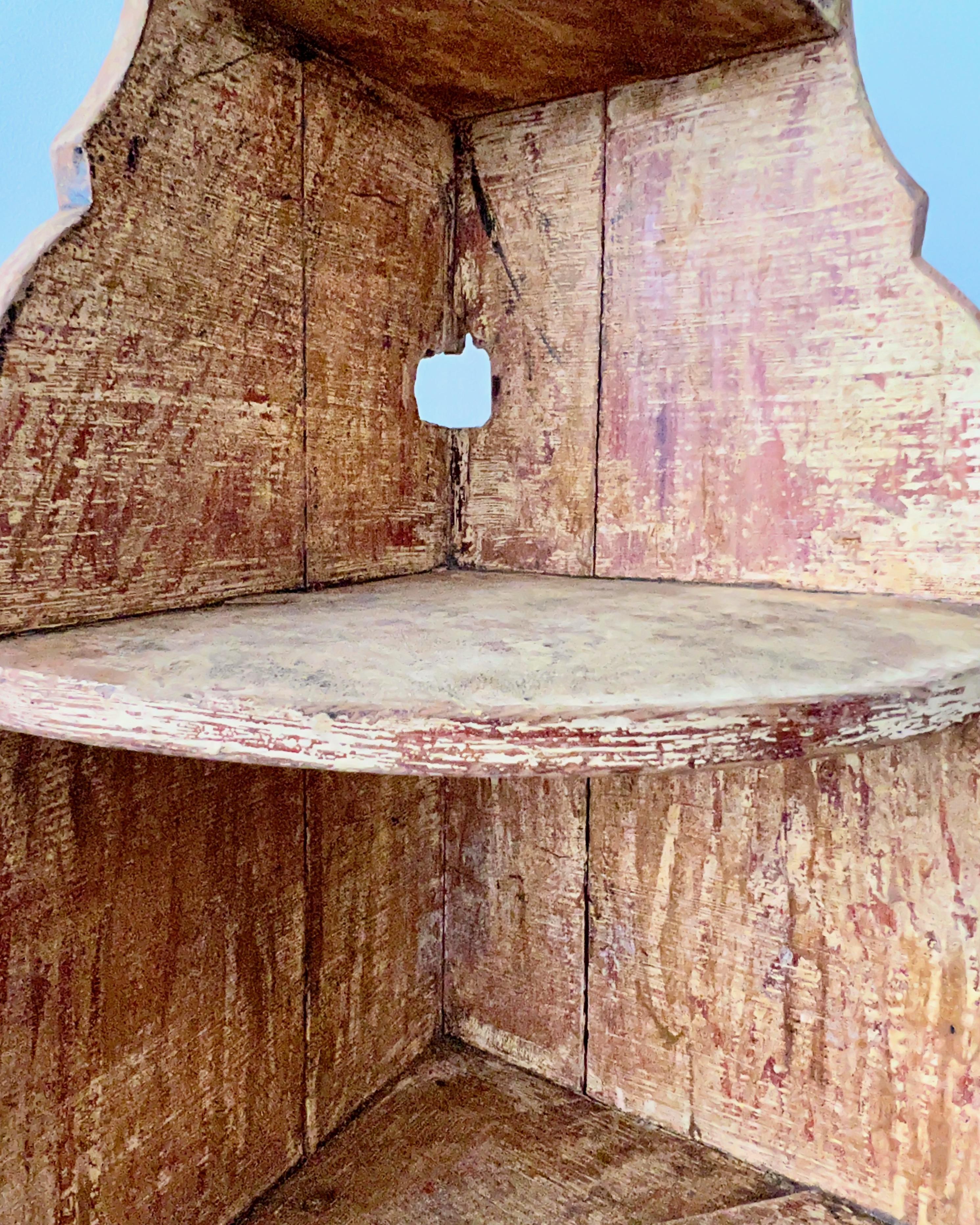 Armoire d'angle suédoise à suspendre/à poser du 19e siècle en vente 2