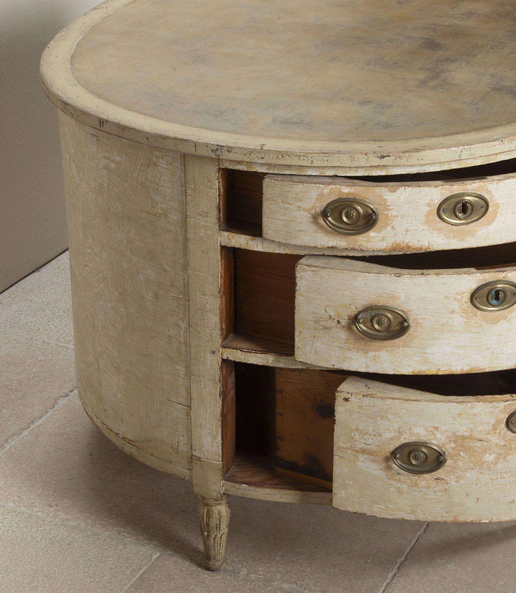 Scrivania svedese a forma di rene del XIX secolo dipinta in originale in vendita 5