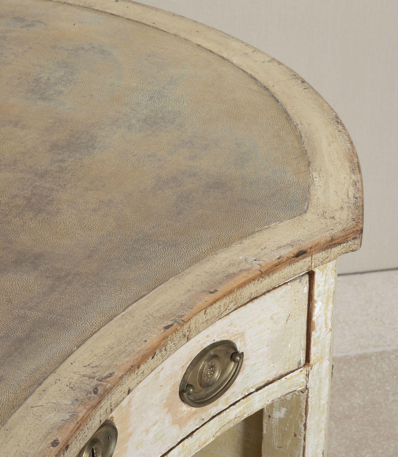 Scrivania svedese a forma di rene del XIX secolo dipinta in originale in vendita 9