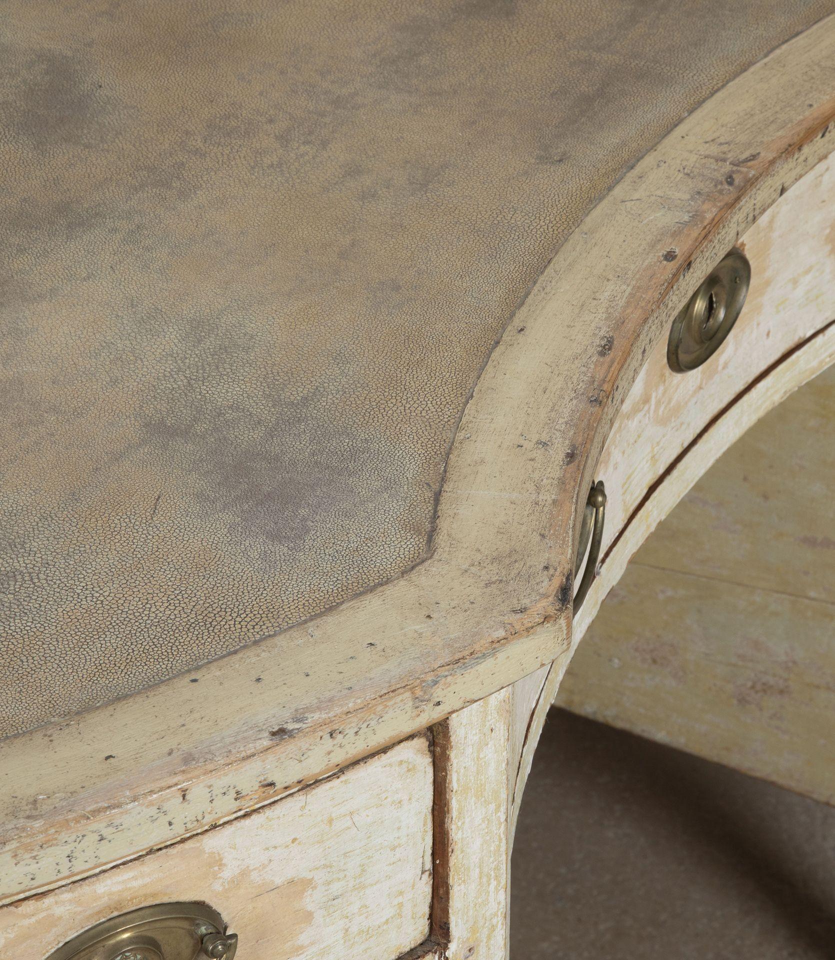 Scrivania svedese a forma di rene del XIX secolo dipinta in originale in vendita 11