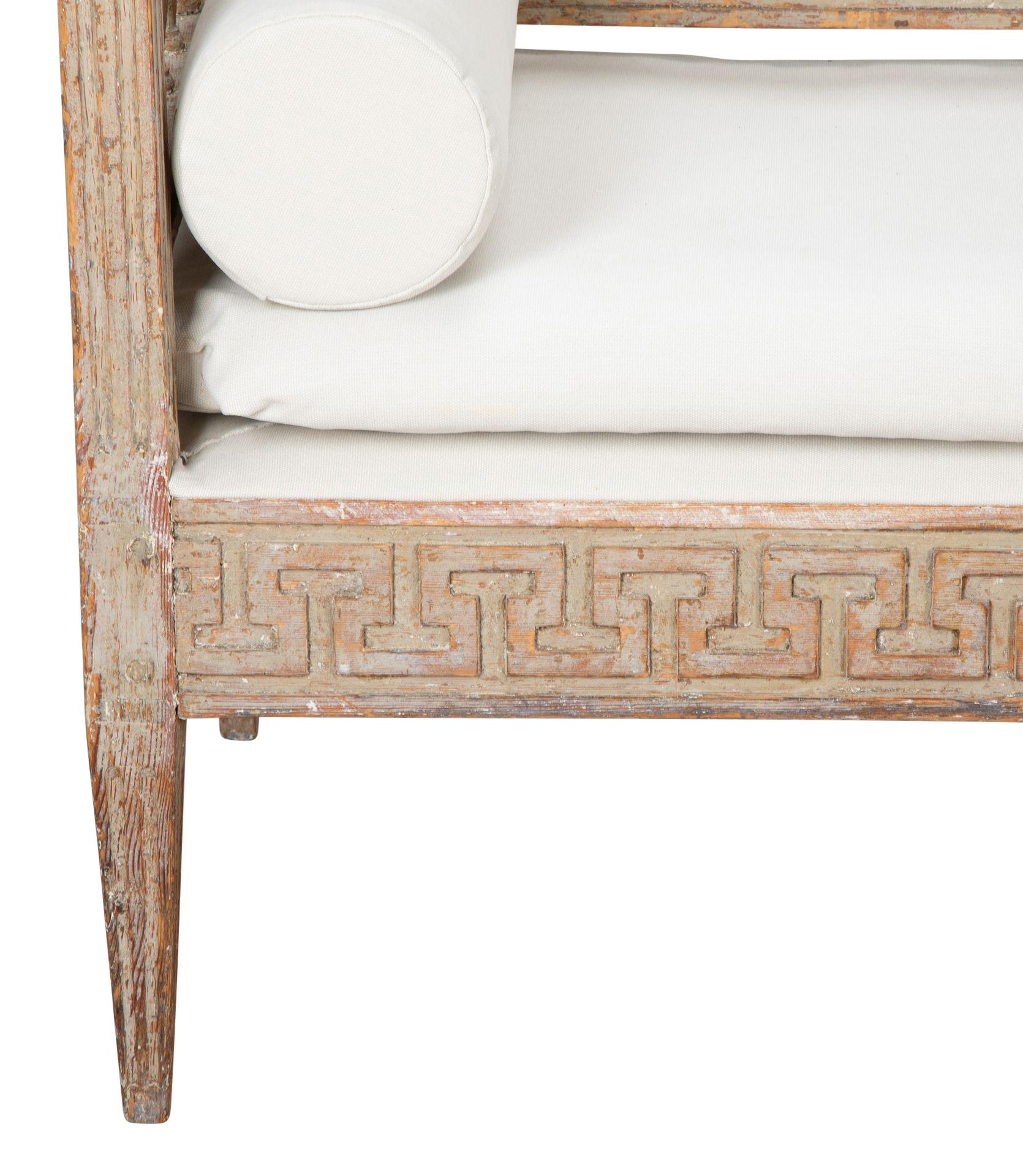 Schwedisches Leitersofa des 19. Jahrhunderts mit griechischem Schlüssel-Design im Angebot 3