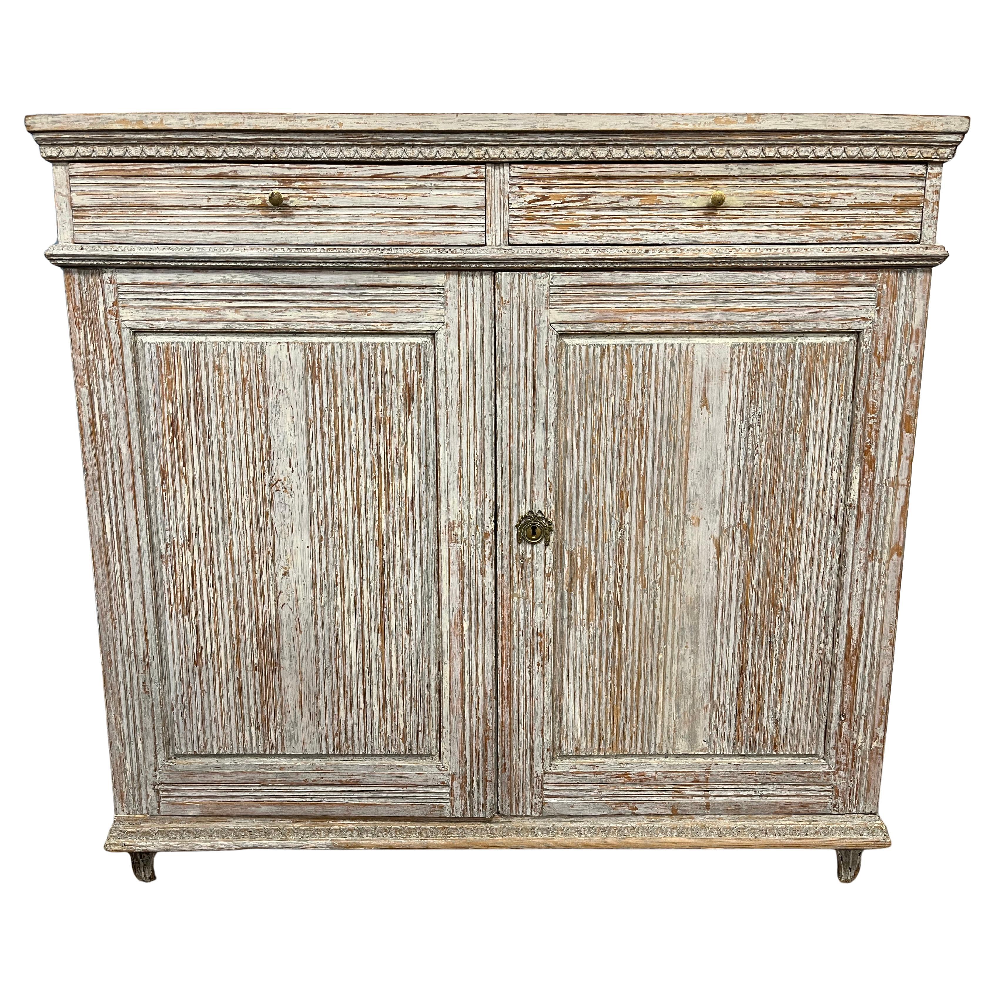 Buffet sueco del siglo XIX de estilo tardogótico