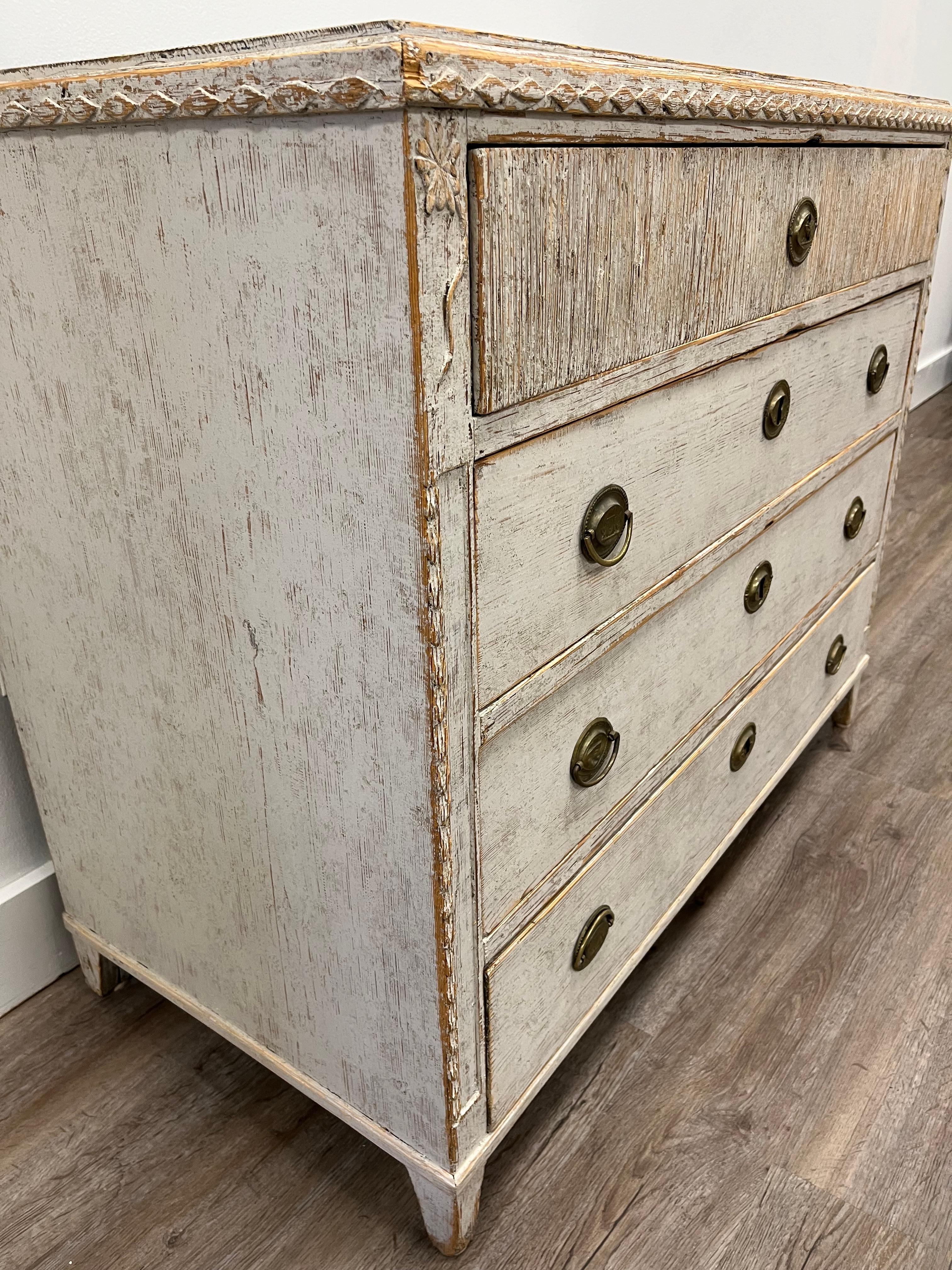 19th Century Swedish Late Gustavian Chest of Drawers For Sale 5