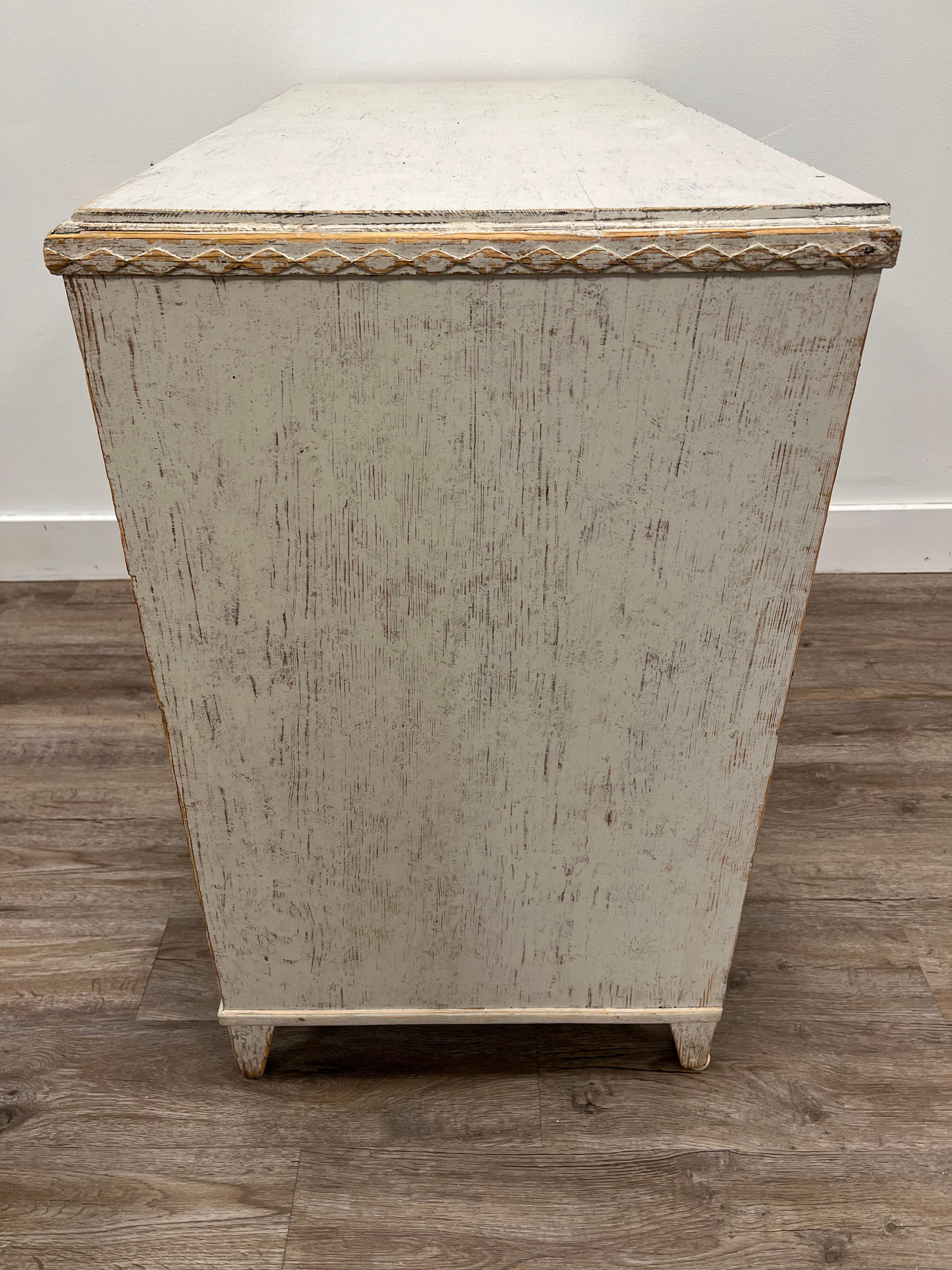 19th Century Swedish Late Gustavian Chest of Drawers For Sale 1
