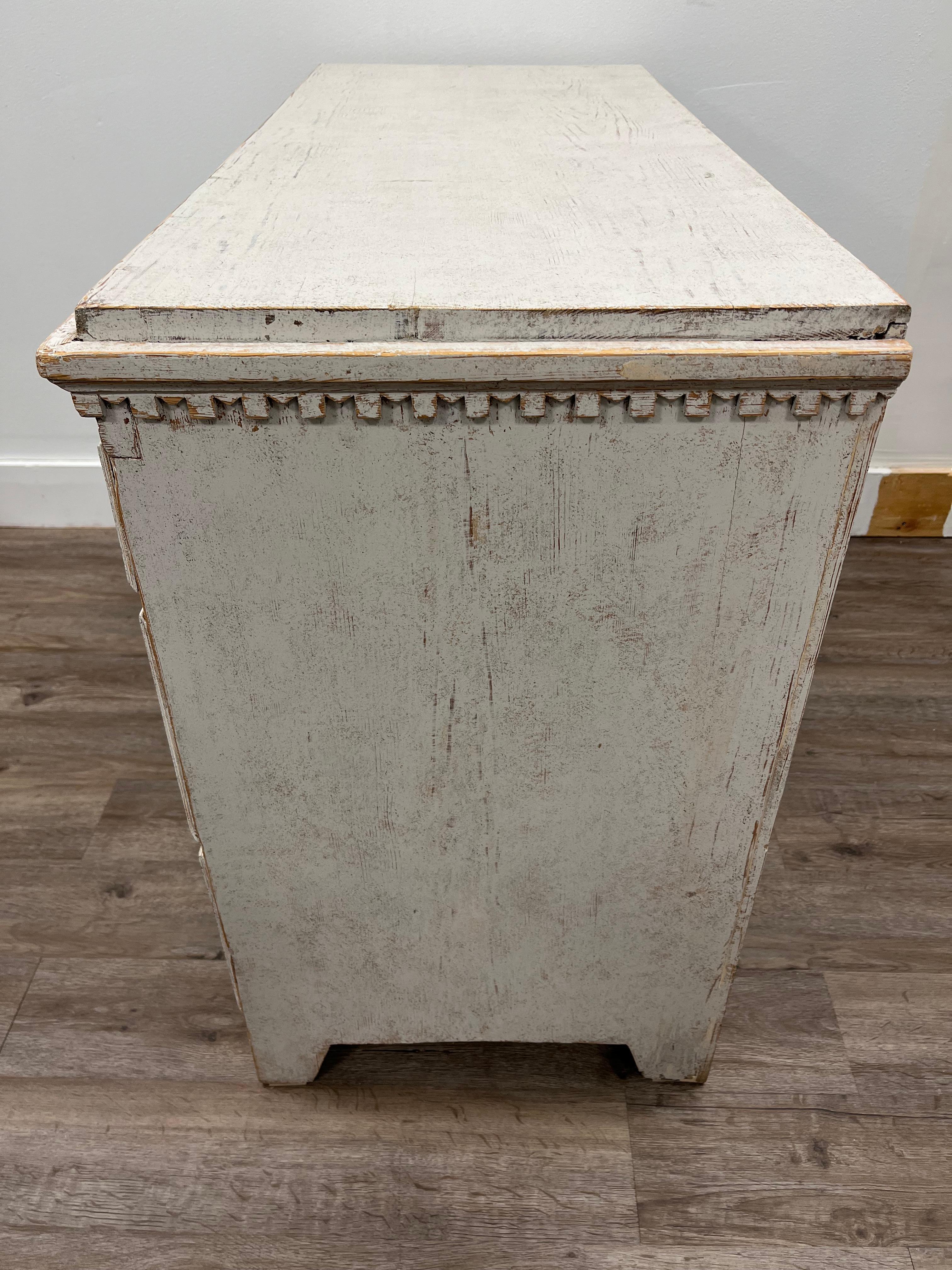 19th Century Swedish Late Gustavian Chest of Drawers For Sale 2