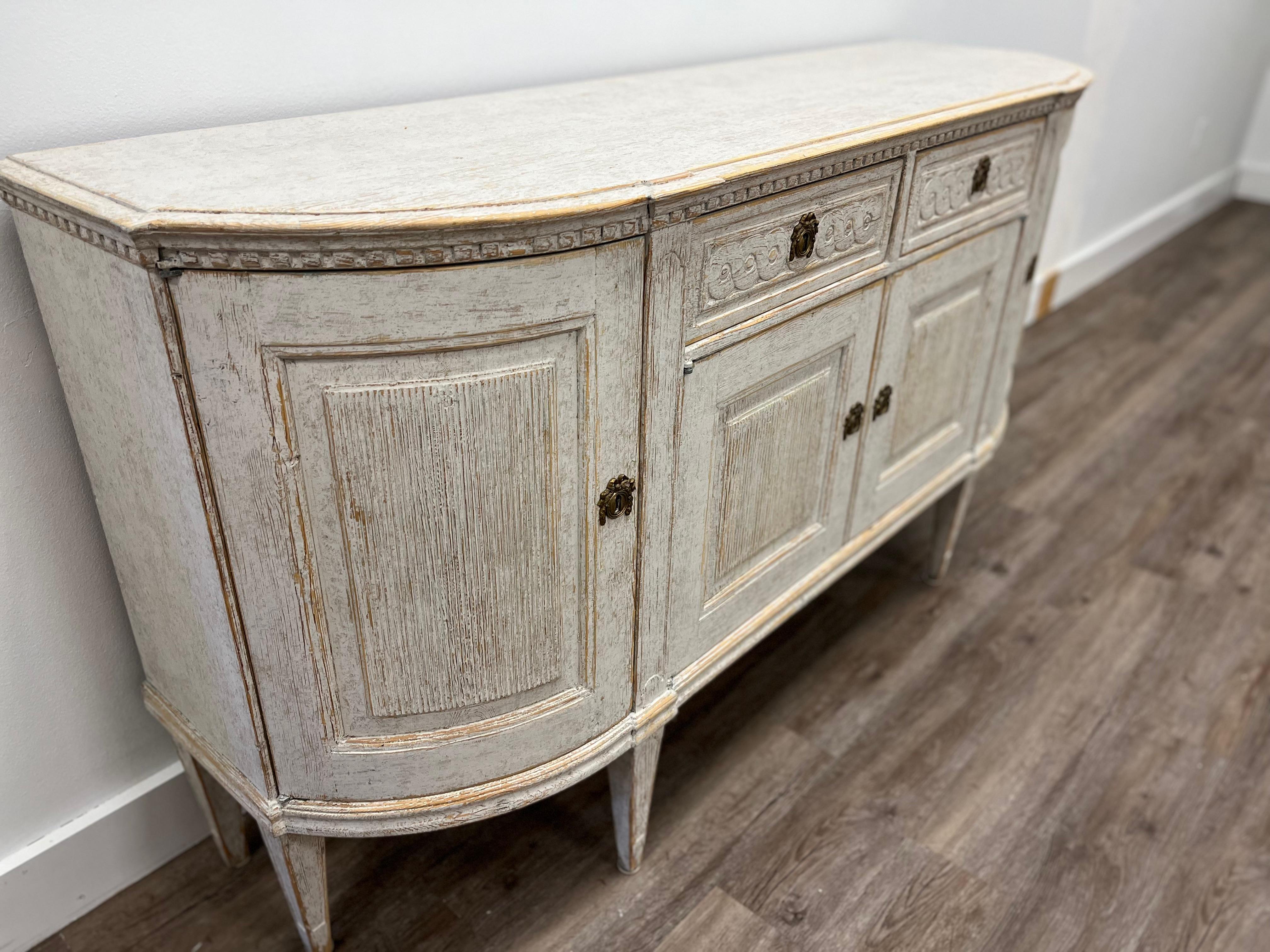 19th Century Swedish Late Gustavian Sideboard In Good Condition For Sale In Huntington, NY