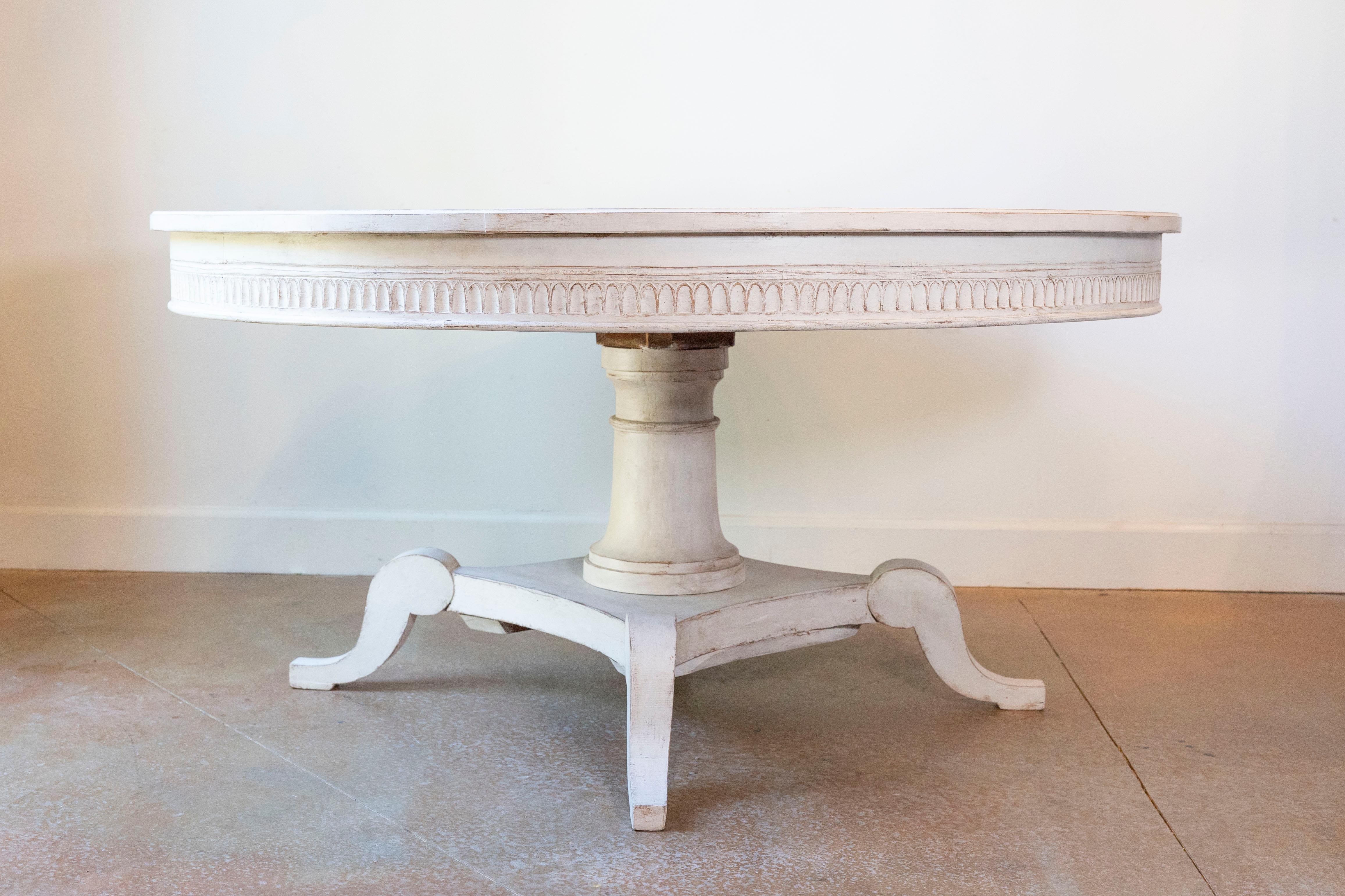 19th Century Swedish Light Gray Painted Round Top Pedestal Table on Carved Base In Good Condition In Atlanta, GA