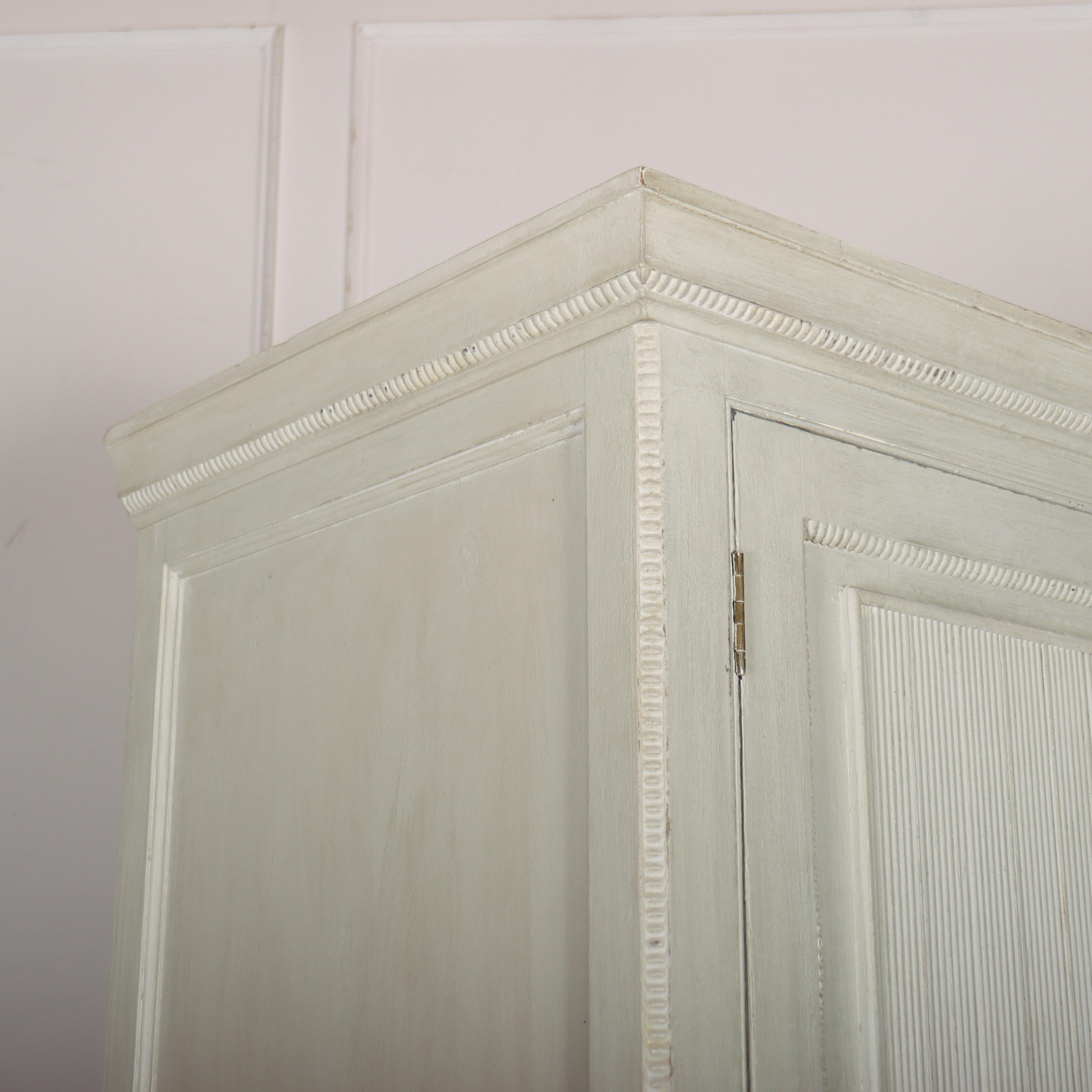 Schwedischer Wäscheschrank aus dem 19. im Angebot 4