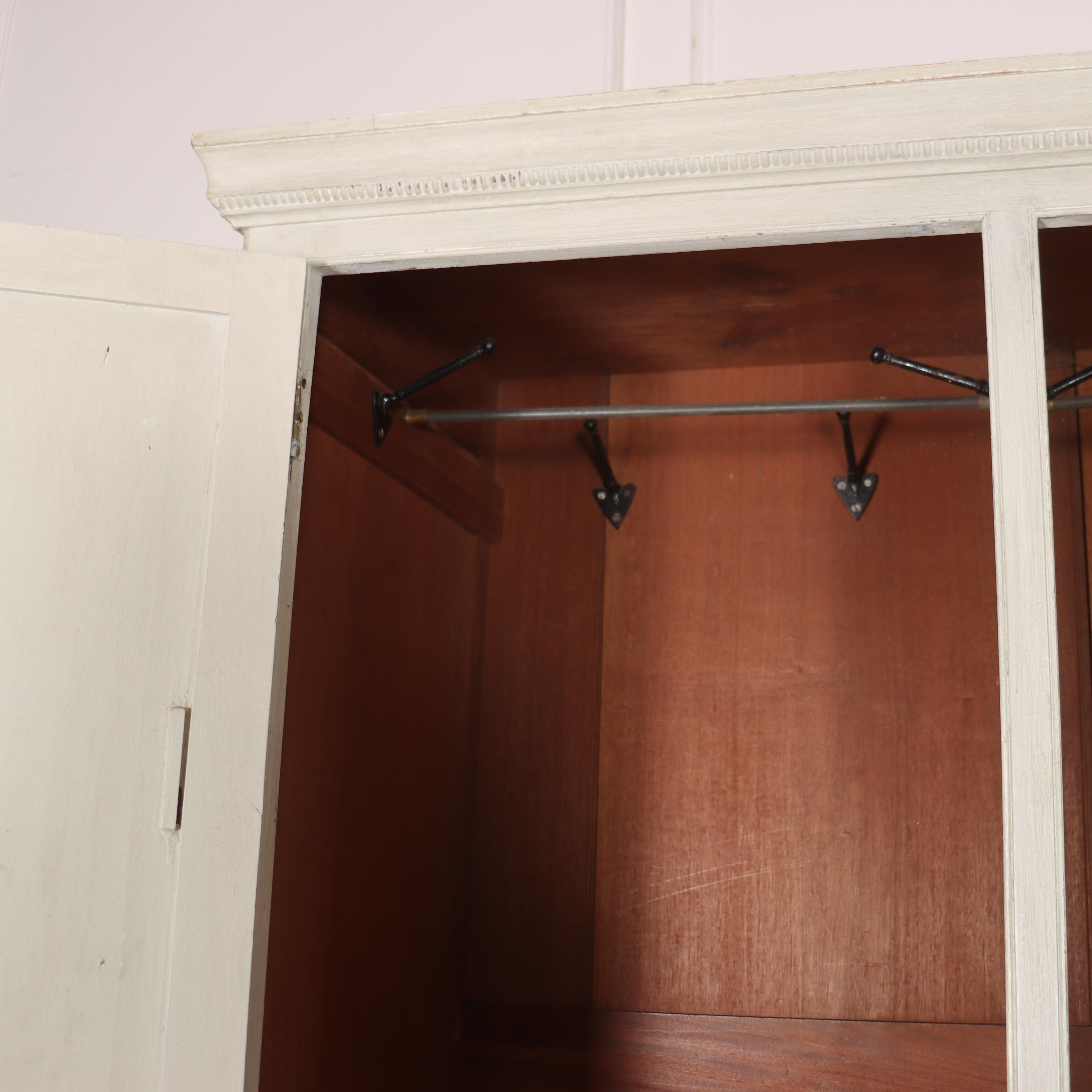 Schwedischer Wäscheschrank aus dem 19. im Angebot 7