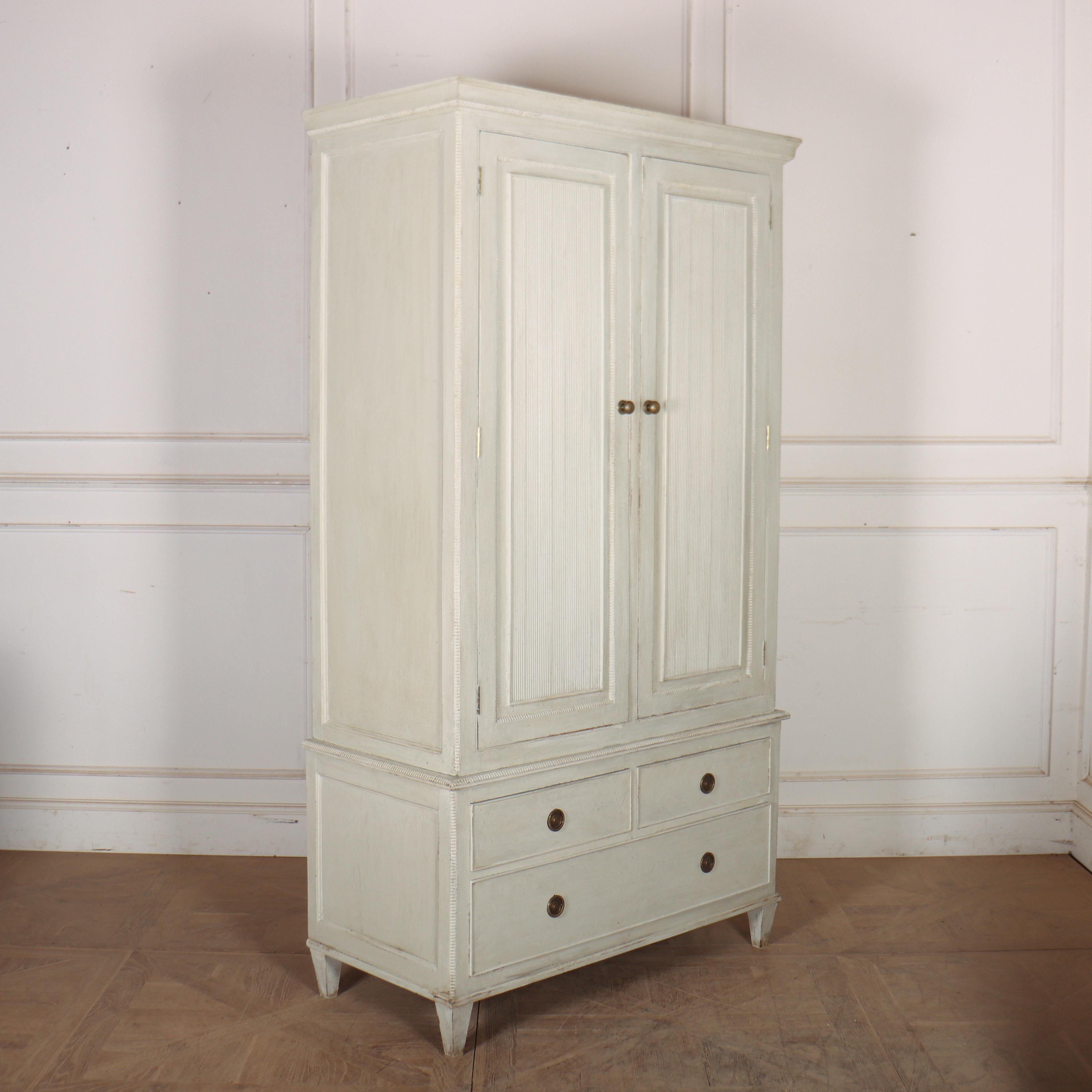 Schwedischer Wäscheschrank aus dem 19. im Angebot 2